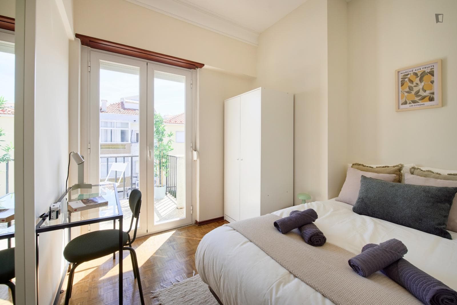 Sublime double bedroom with a balcony, in Alvalade photo 1