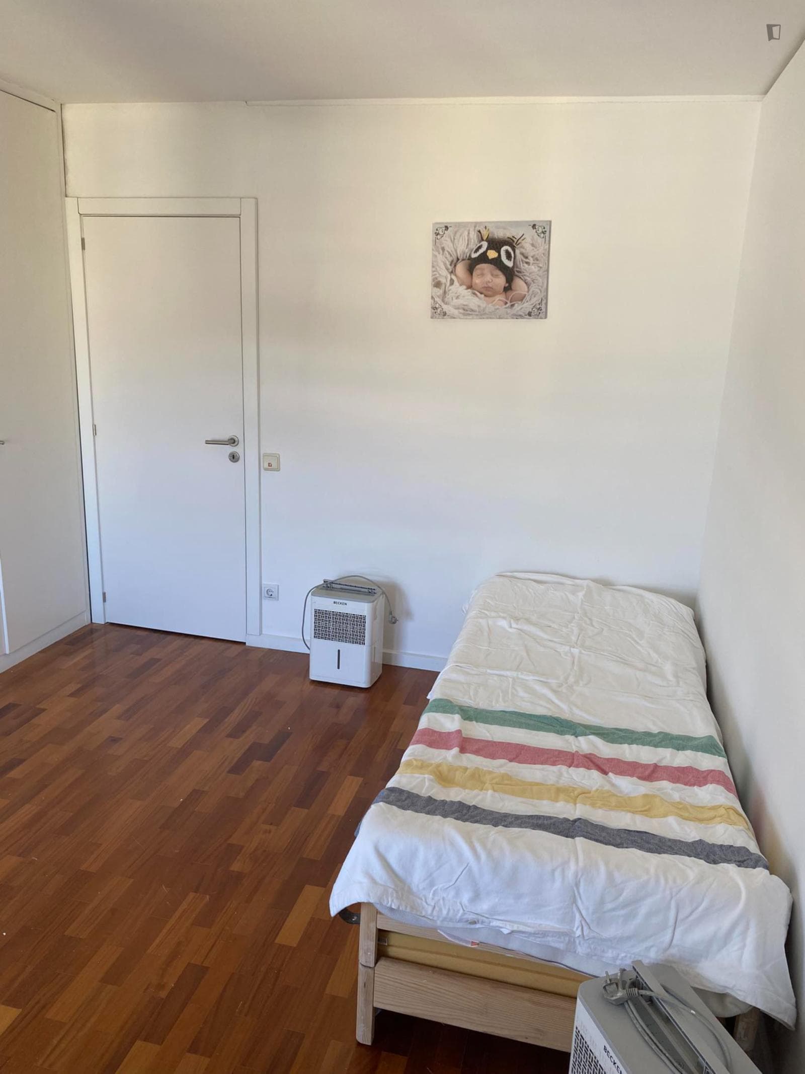 Cosy single bedroom in Senhora da Hora photo 1