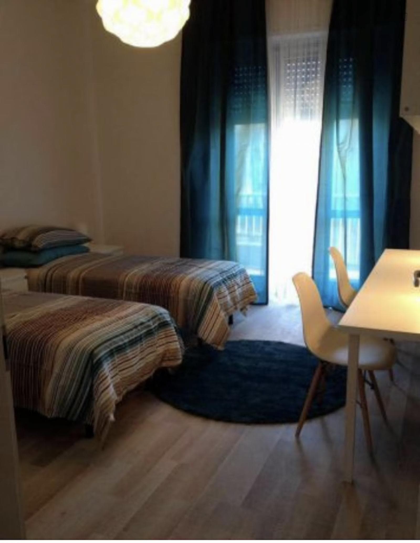 Cool bed in twin bedroom close to Politecnico photo 1