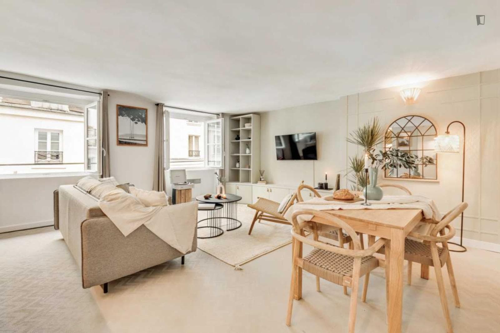 Spacious 1-bedroom apartment in Saint-Germain-des-Prés neighborhood photo 1