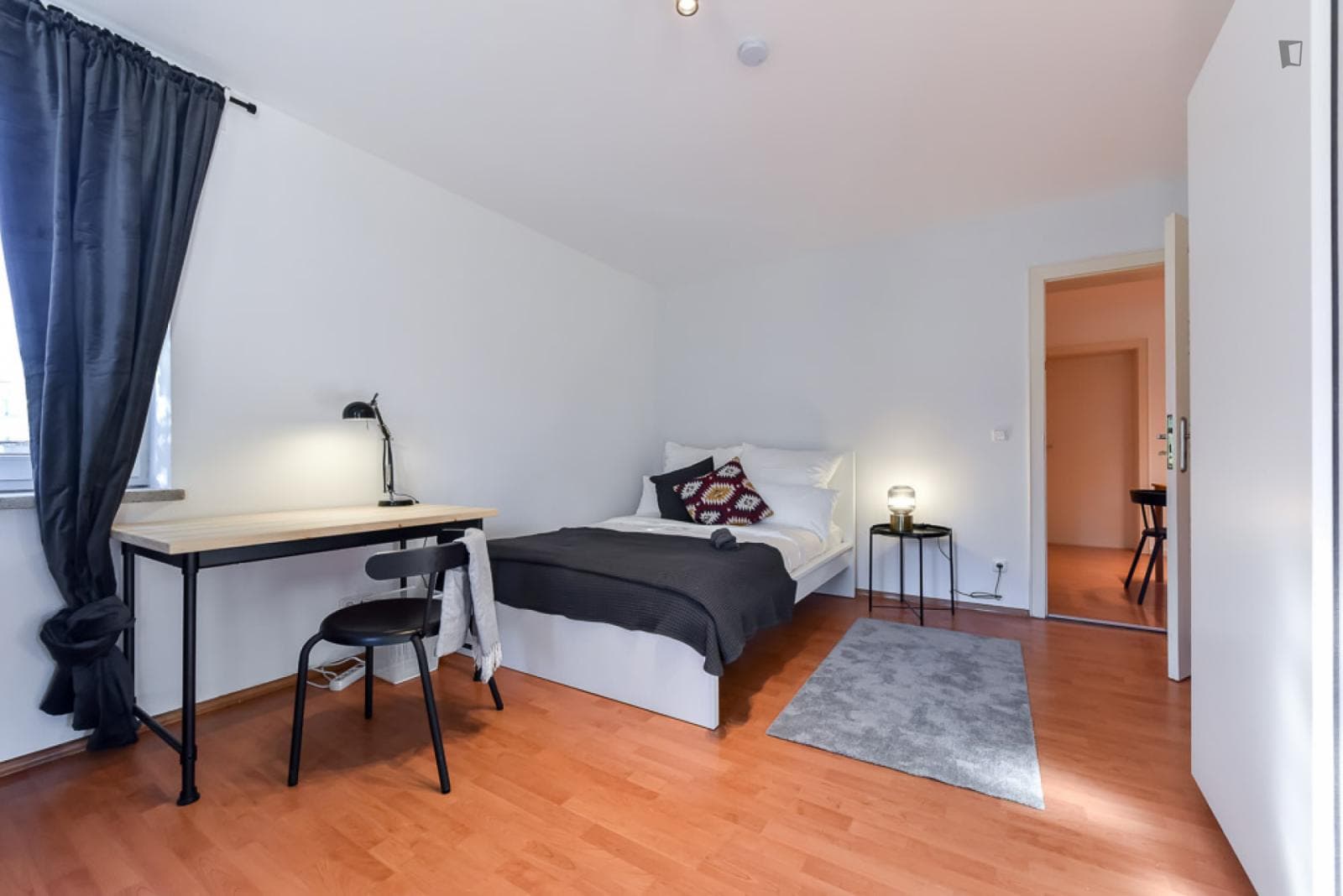 Very pleasant single bedroom near the Mittersendling train station photo 1