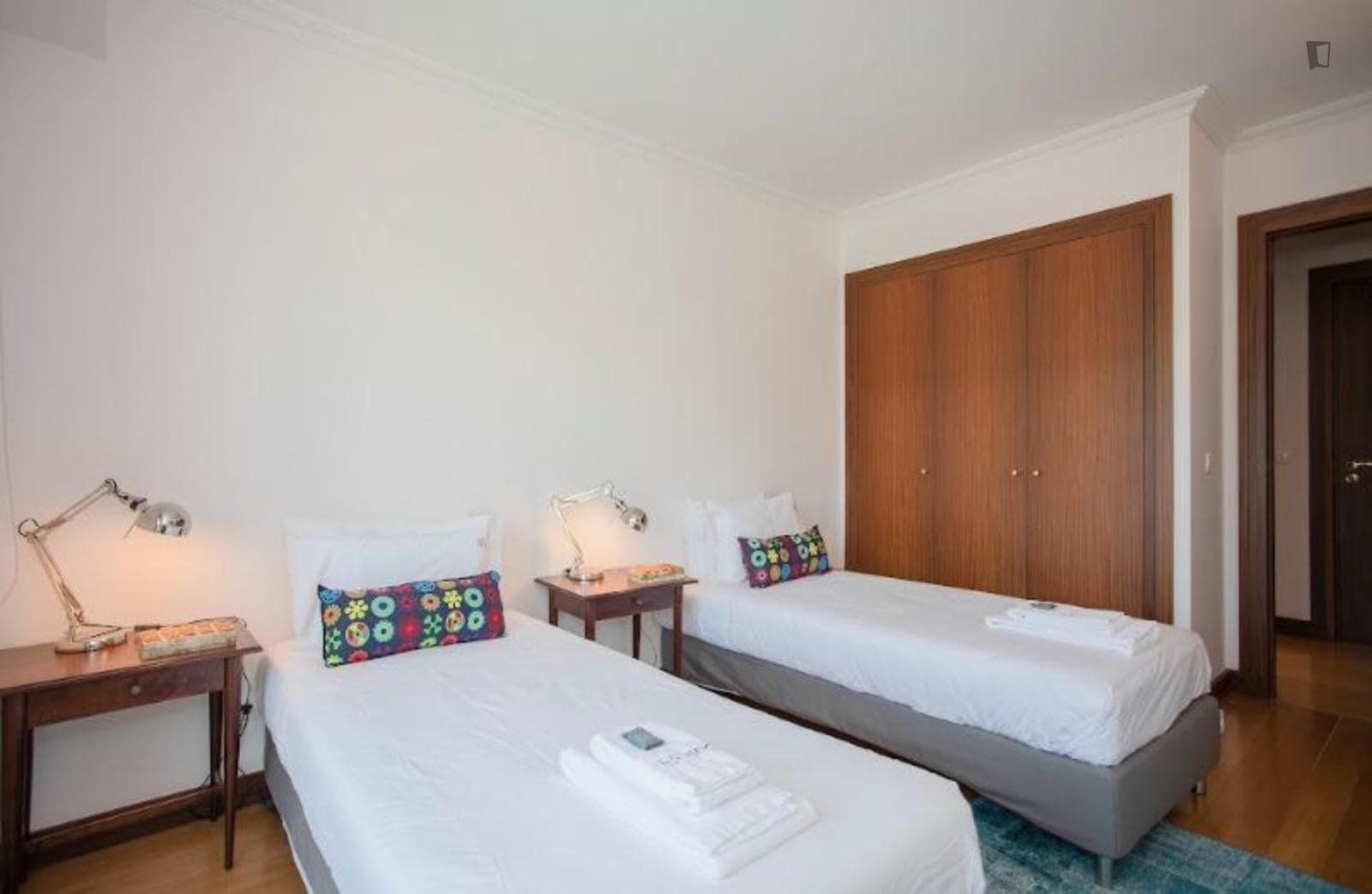 Large and elegant 3-bedroom flat in Valbom photo 1