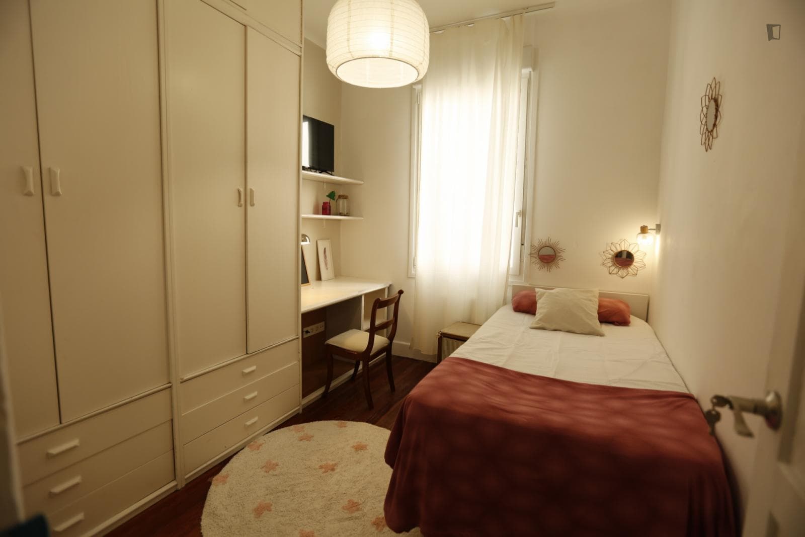 Welcoming single bedroom in Indautxu photo 1