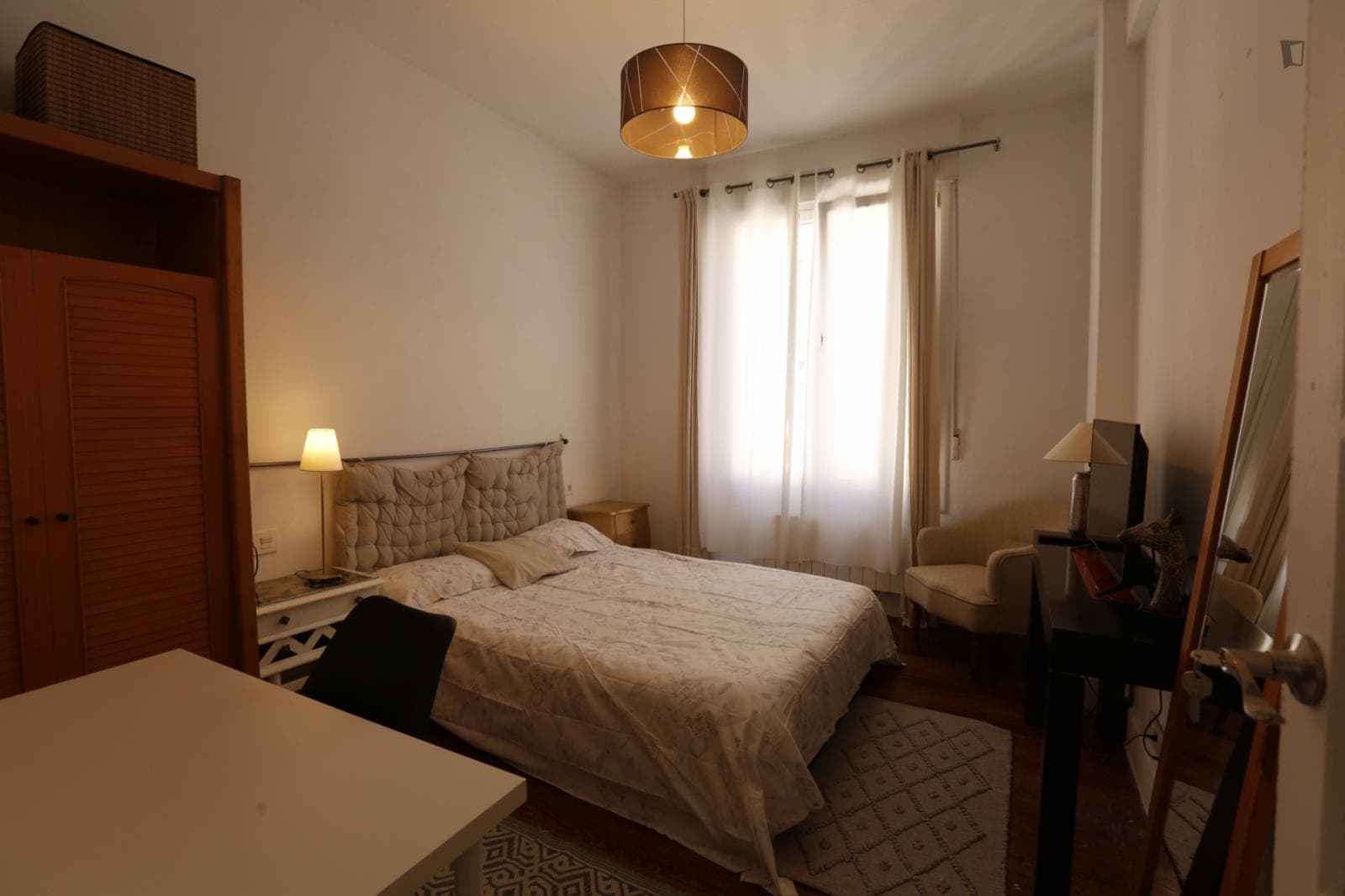 Charming double bedroom in Indautxu photo 1