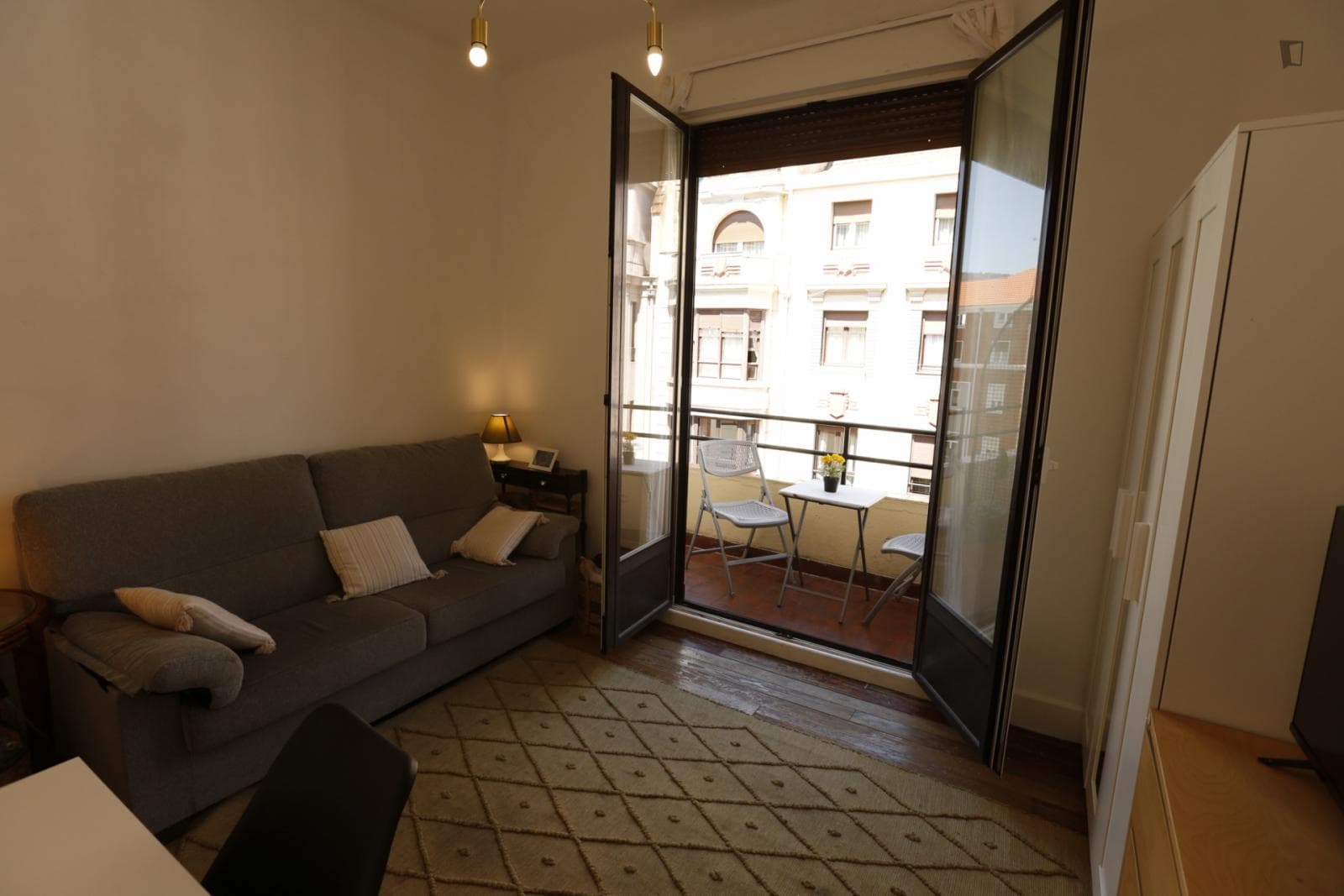 Big and appealing single bedroom in Indautxu photo 1