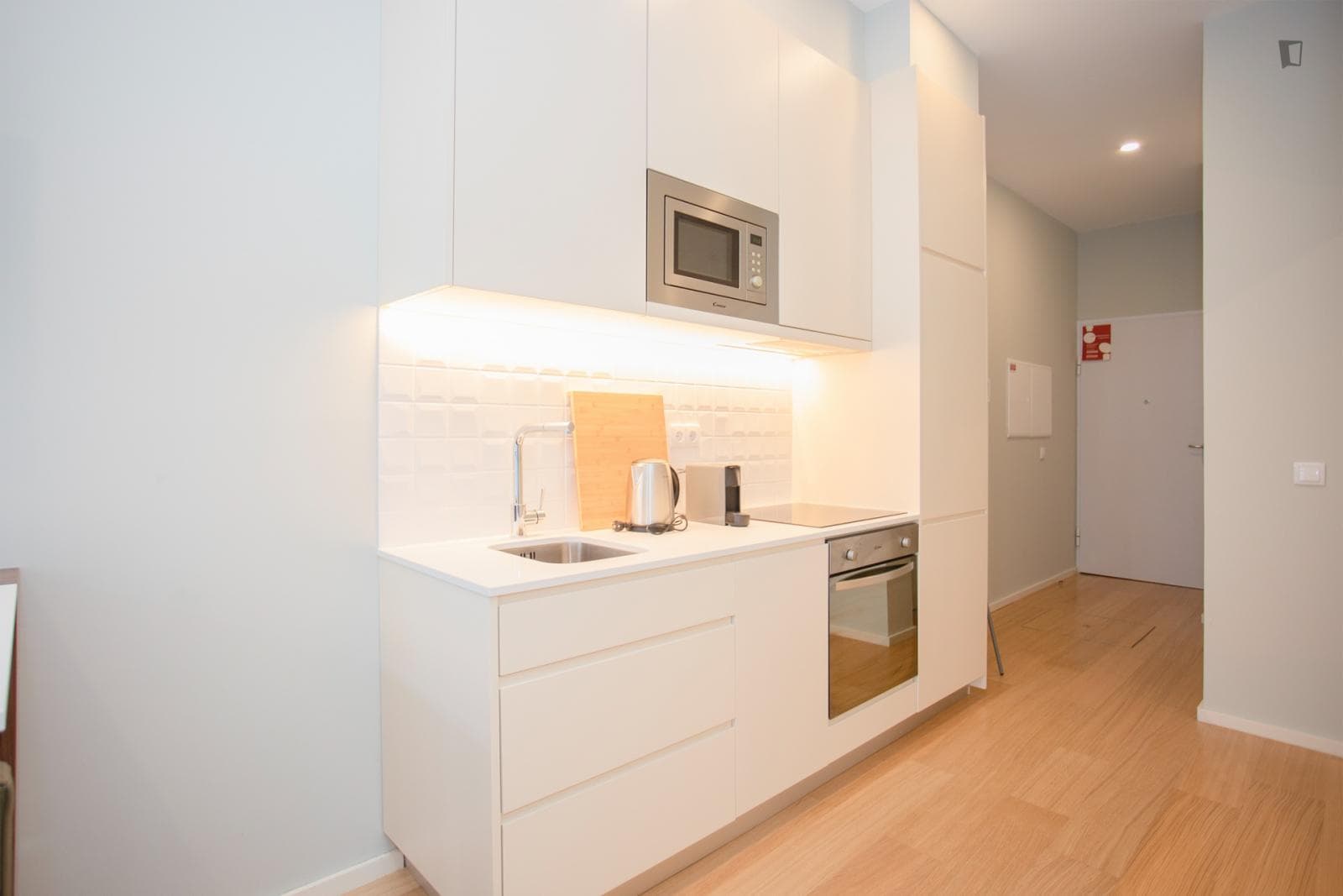 Stunning 1_Bedroom Apartment with a Sweet Sunlight Terrace photo 1
