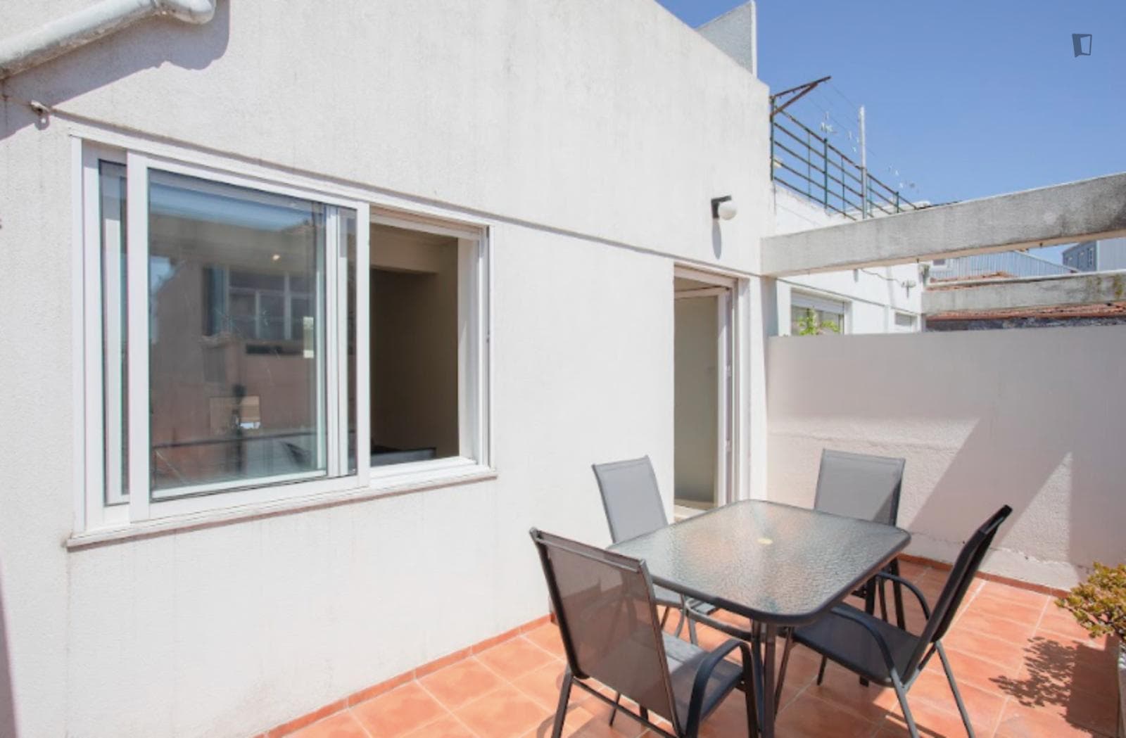Excellent 2-bedroom apartment close to Faculdade de Direito photo 1