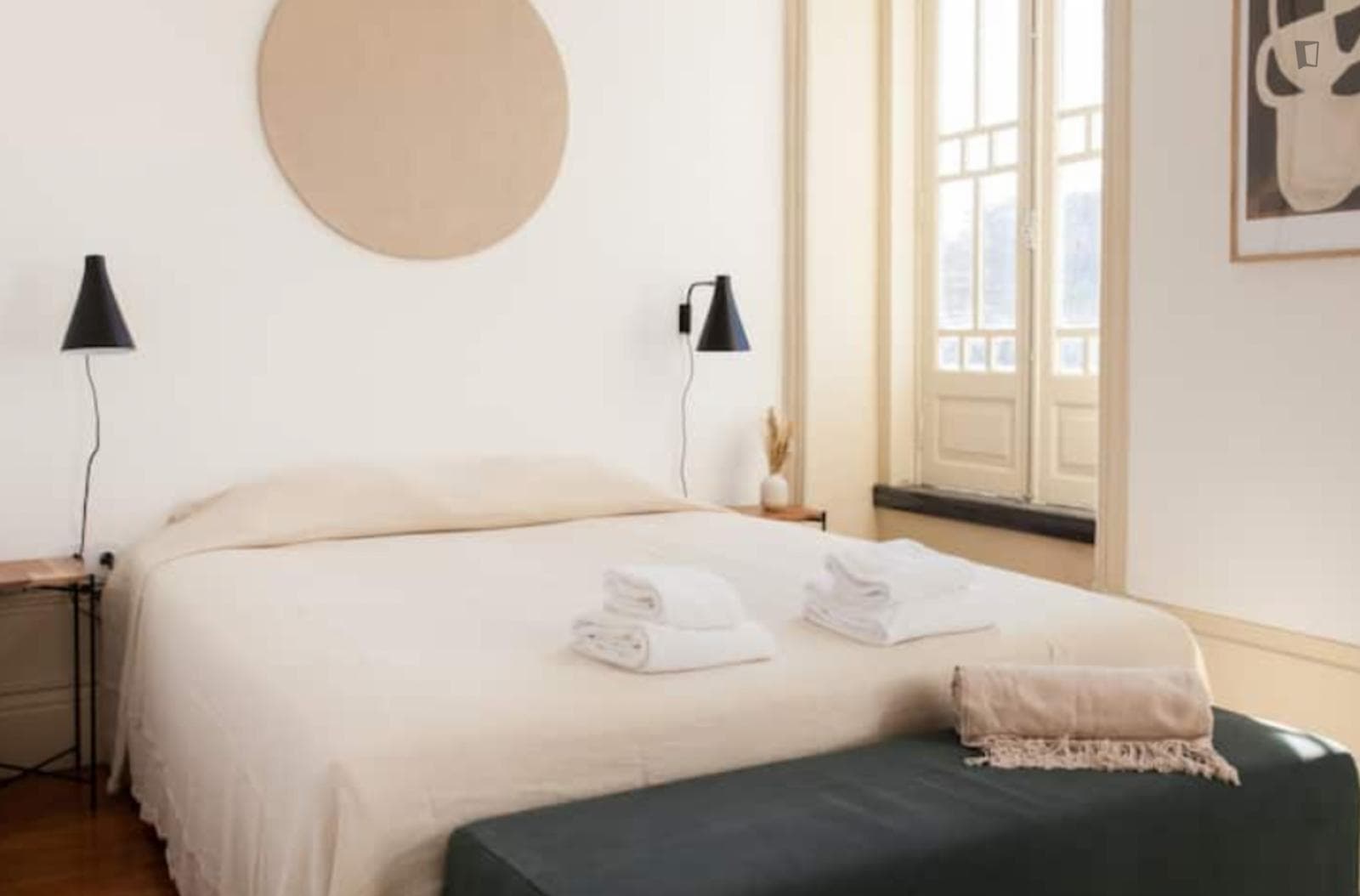 Cosy double ensuite bedroom near Cais das Pedras photo 1