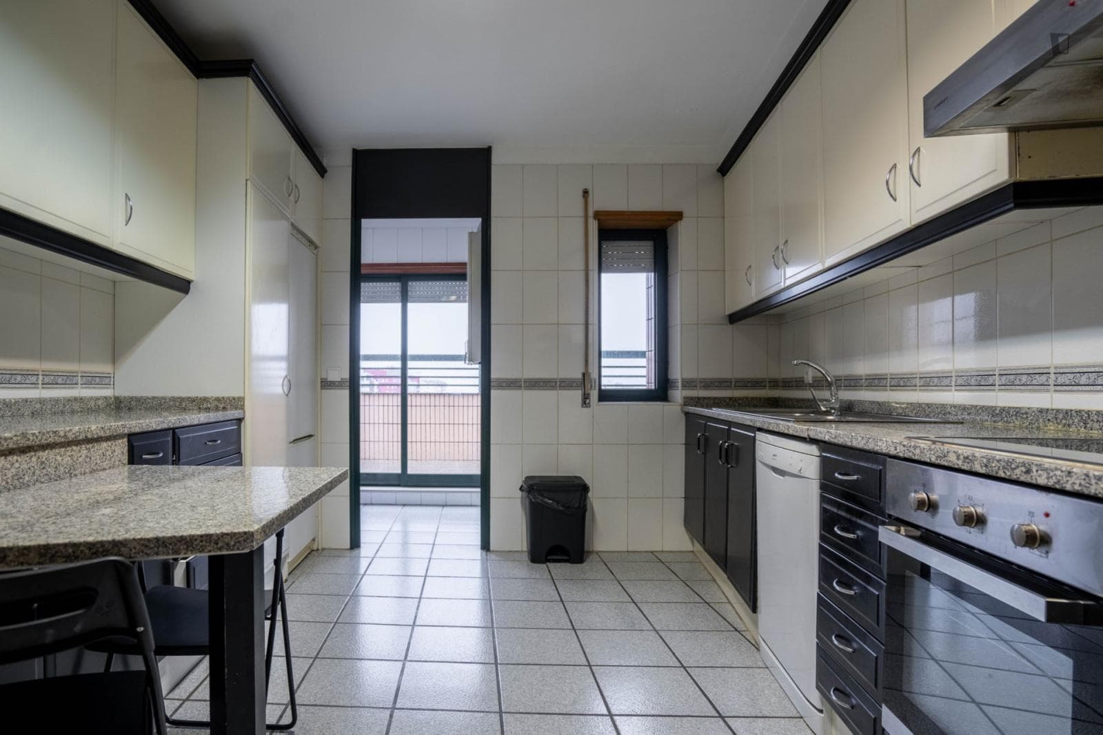 Bright and Sunny 2_Bedroom Apartment with Terrace near Santo Ovídio photo 1