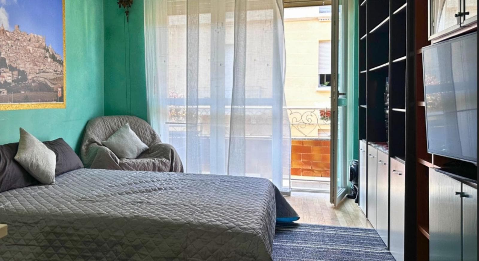 Property photo thumbnail