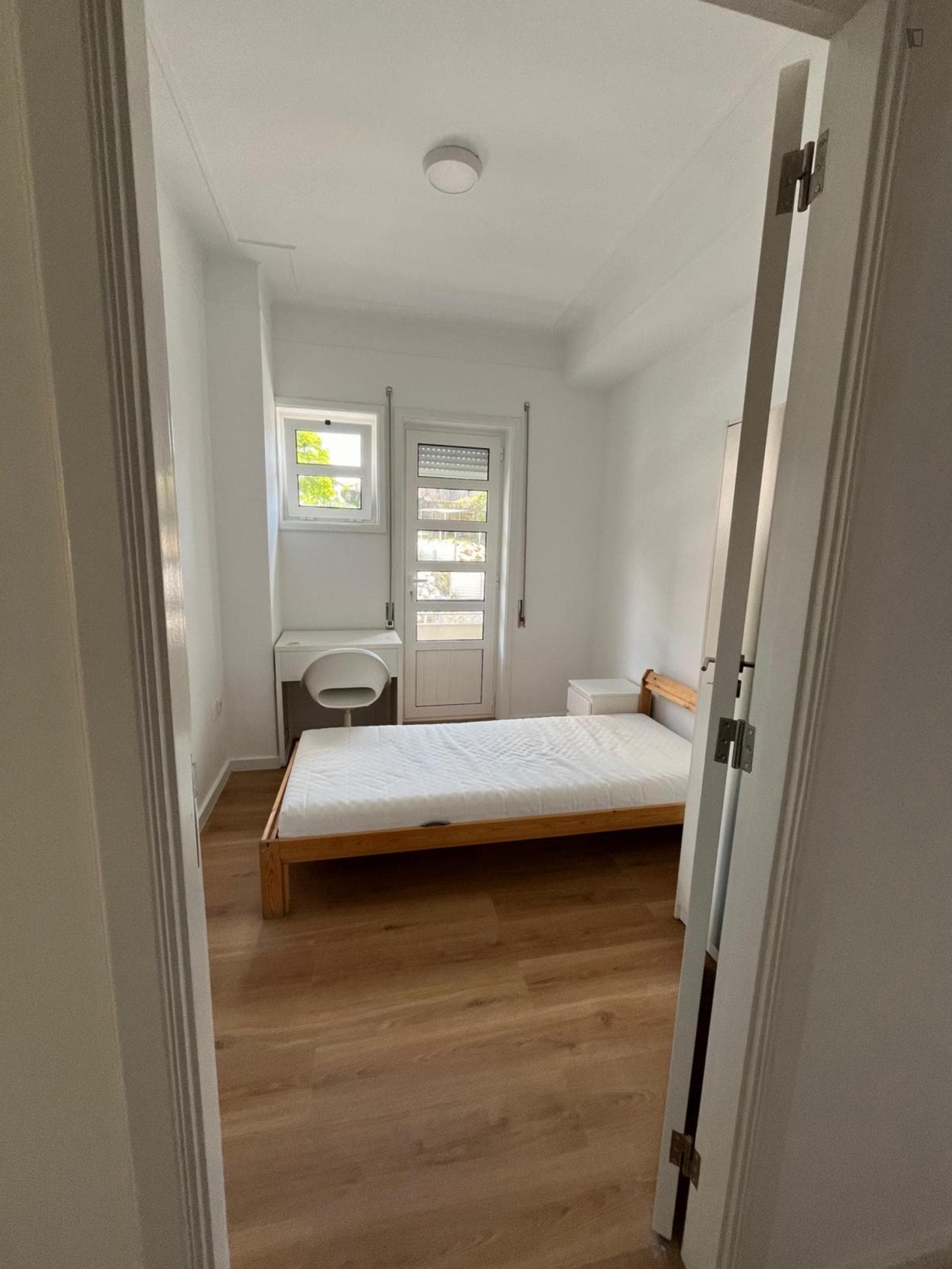 Bright Single Bedroom close to Miradouro das Fontaínhas photo 1
