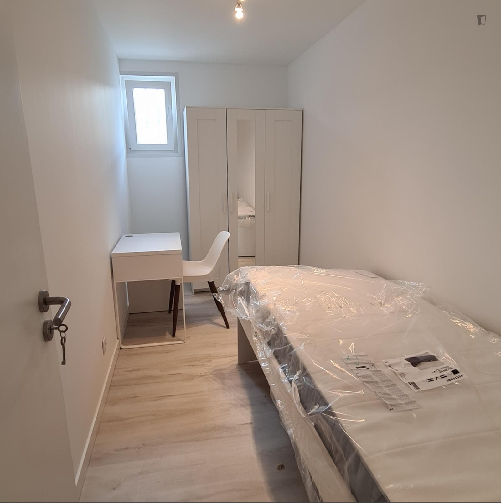 Welcoming Single Bedroom close to University of Lisbon photo 1