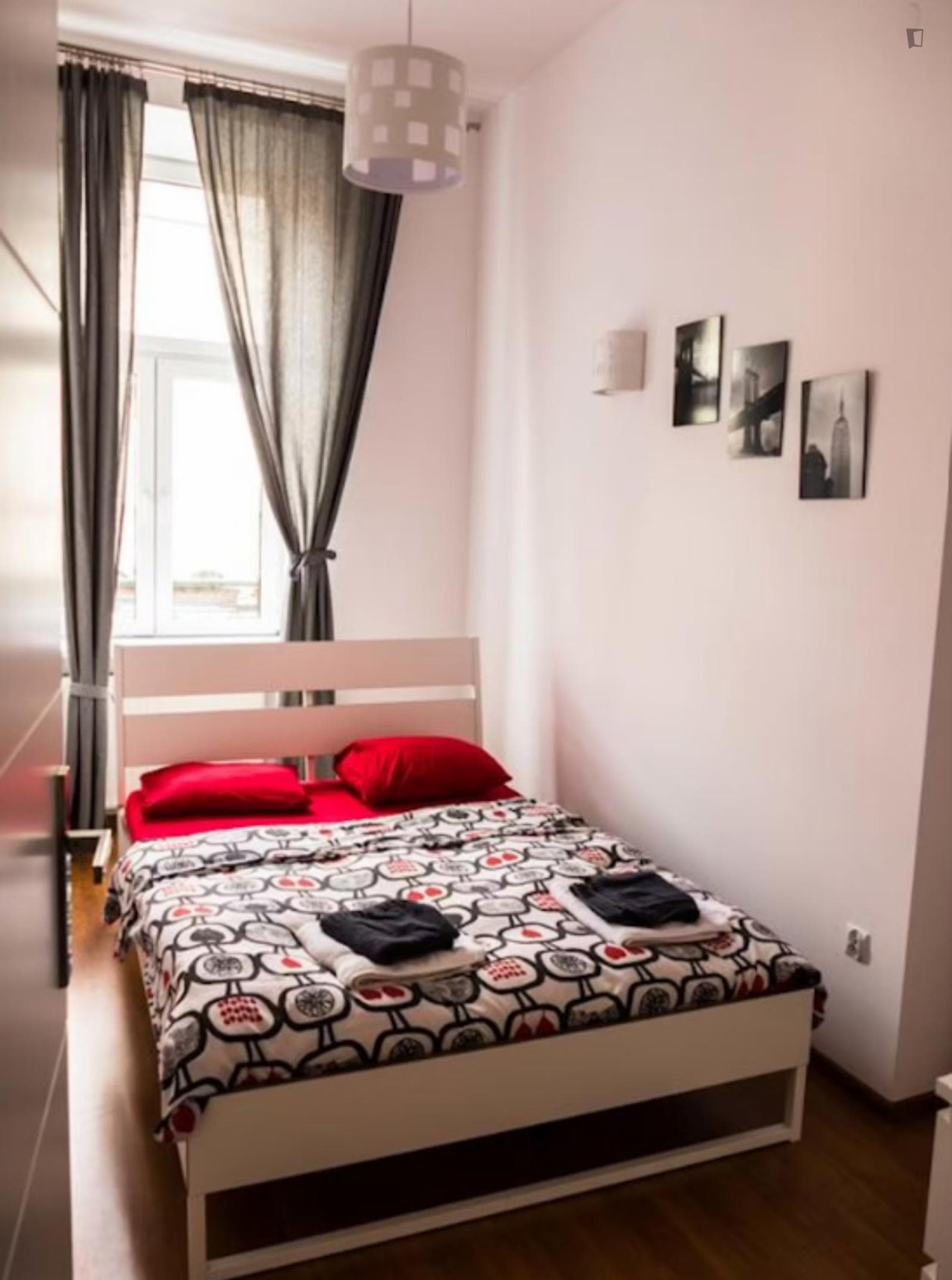 Inviting 2-bedroom apartment near Wawel castle photo 1