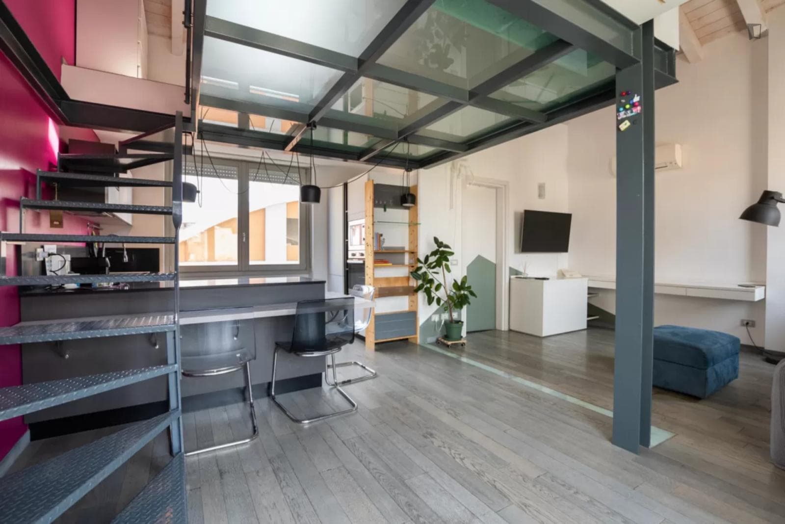 Modern 1-bedroom apartment with spacious outdoor area close to Precotto metro station photo 1