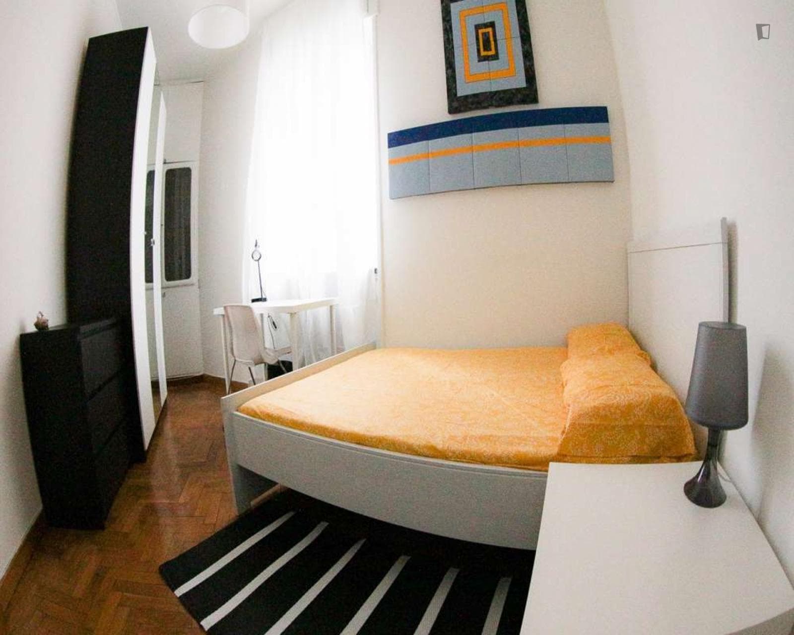 Snug single bedroom near the Rovereto metro  photo 1