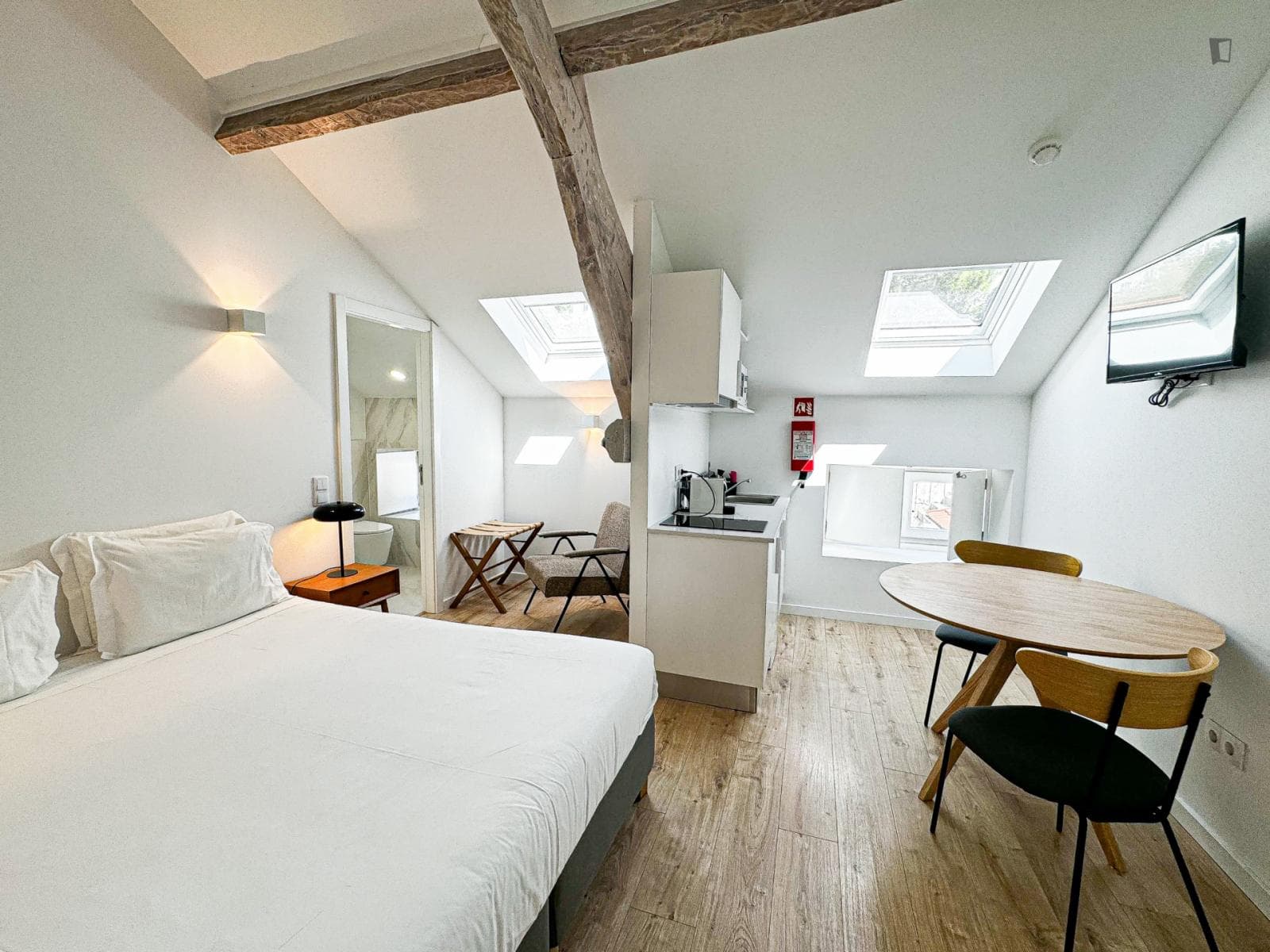 Excellent studio in the heart of Coimbra photo 1