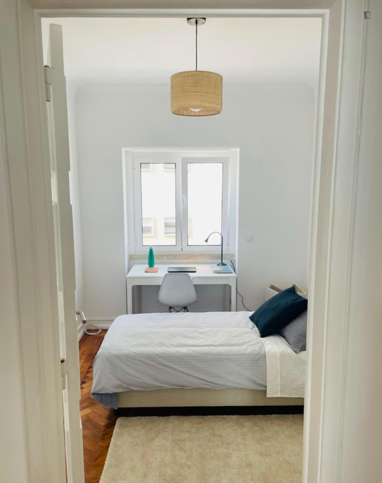 Charming single bedroom next to Campolide train station photo 1