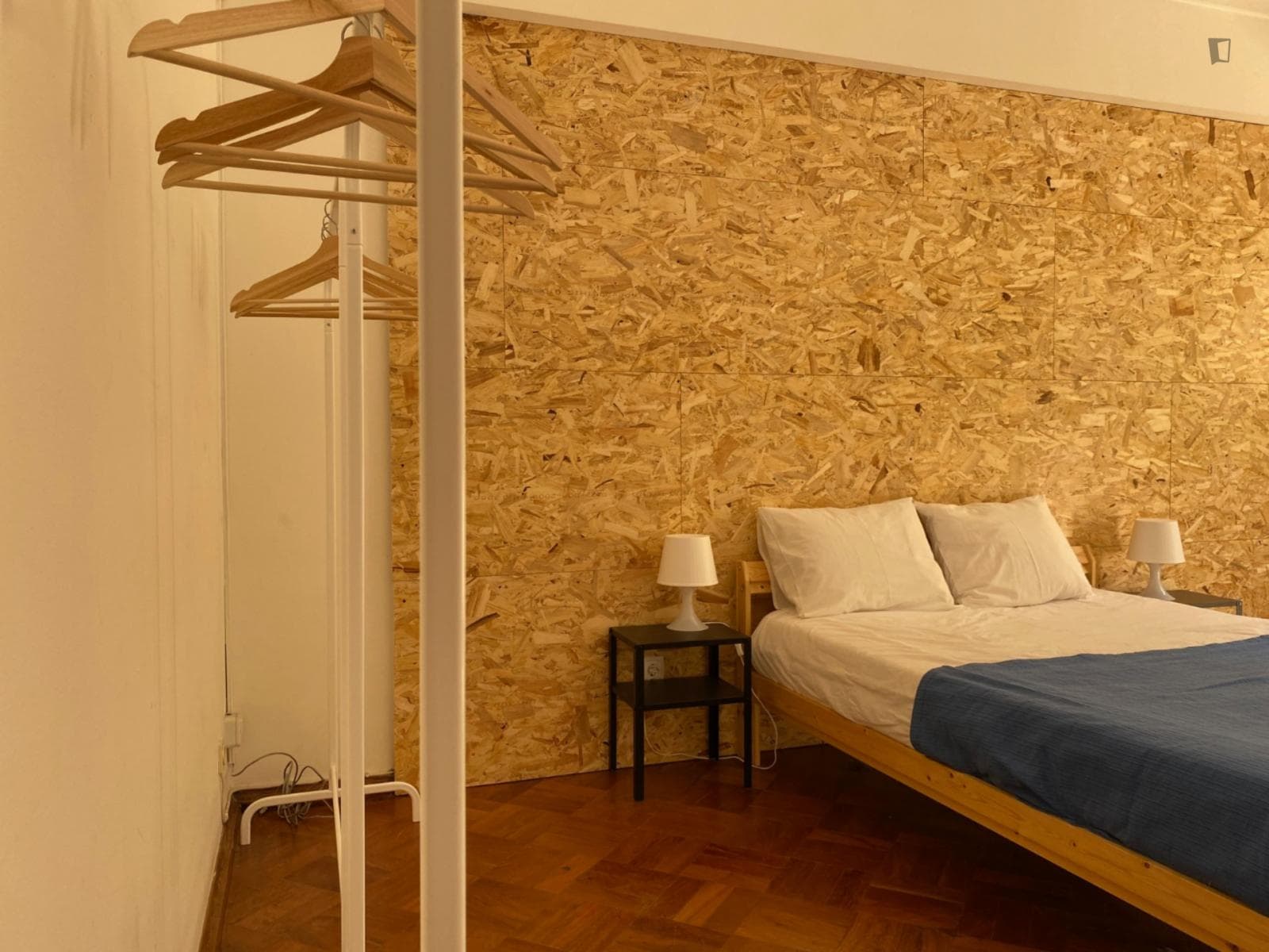 Lovely double bedroom next to Campo Pequeno metro station photo 1