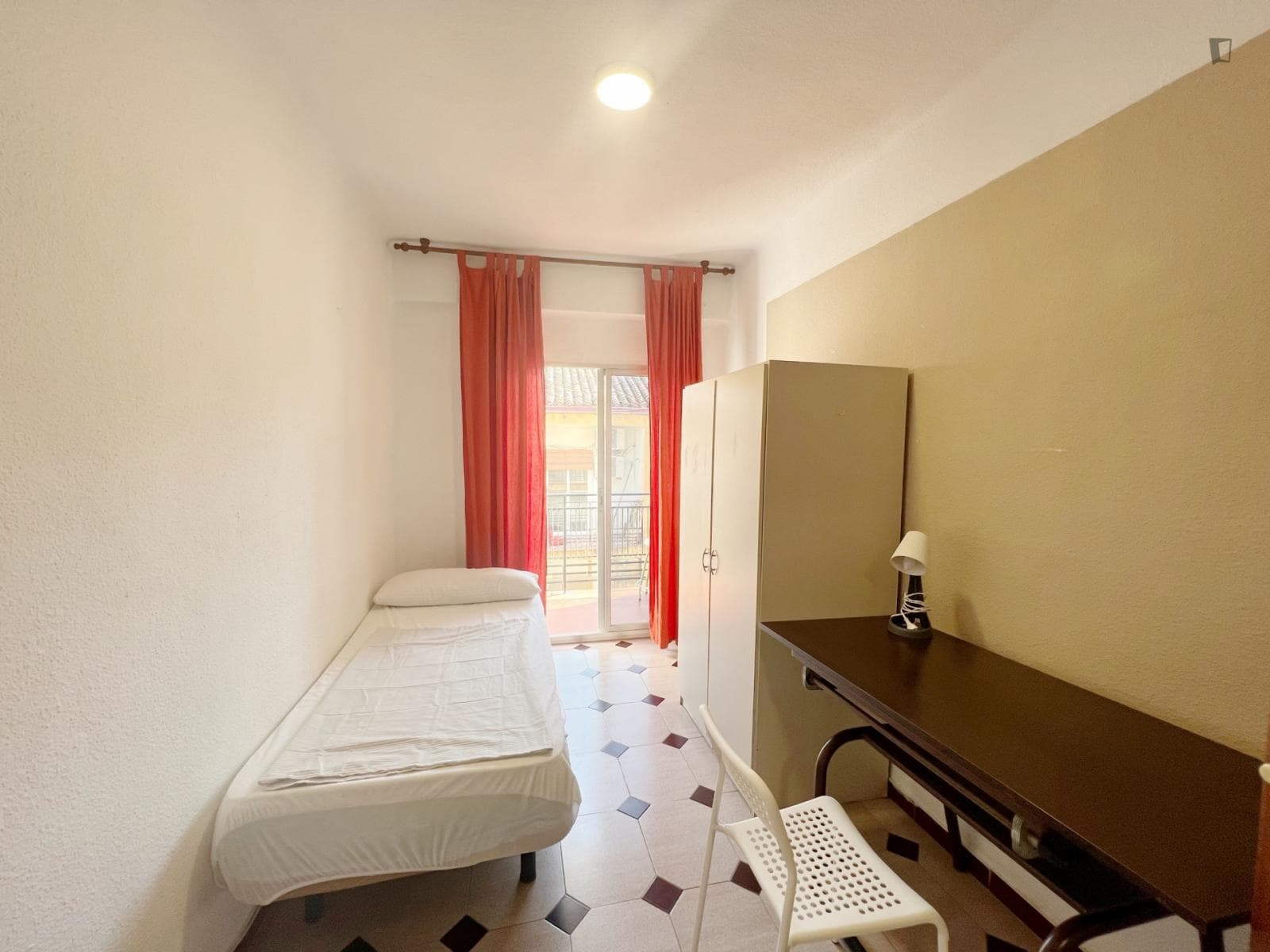 Comfy single bedroom in Los Cármenes photo 1