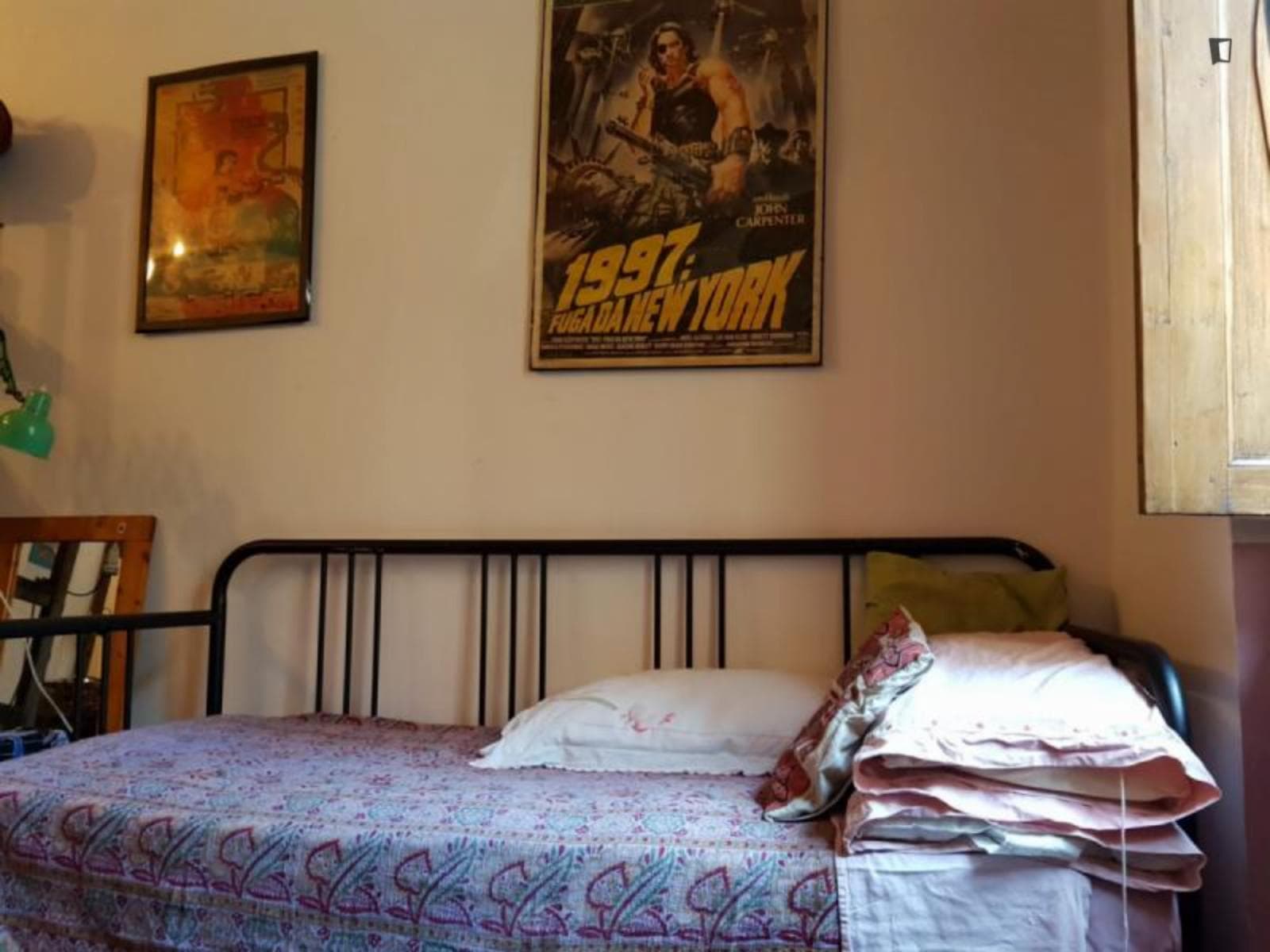 Cozy bedroom in a shared apartment photo 1