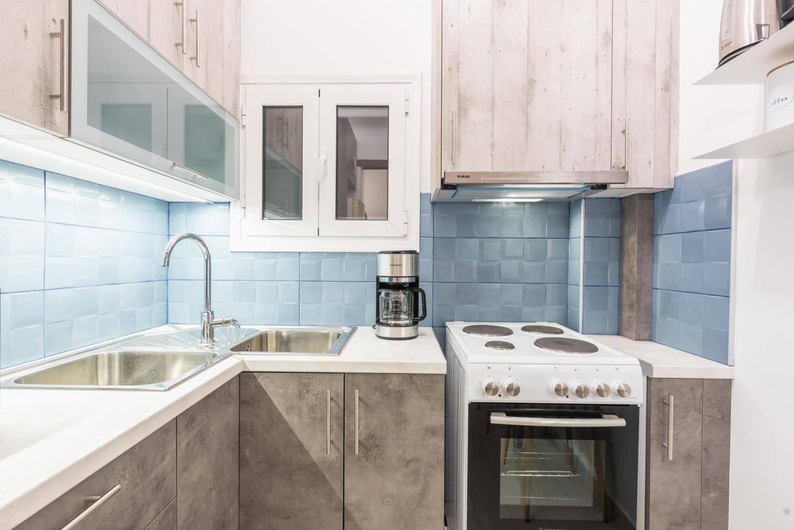 Cozy 1 Bedroom Apartment close to Metaxourgeio Metro photo 1
