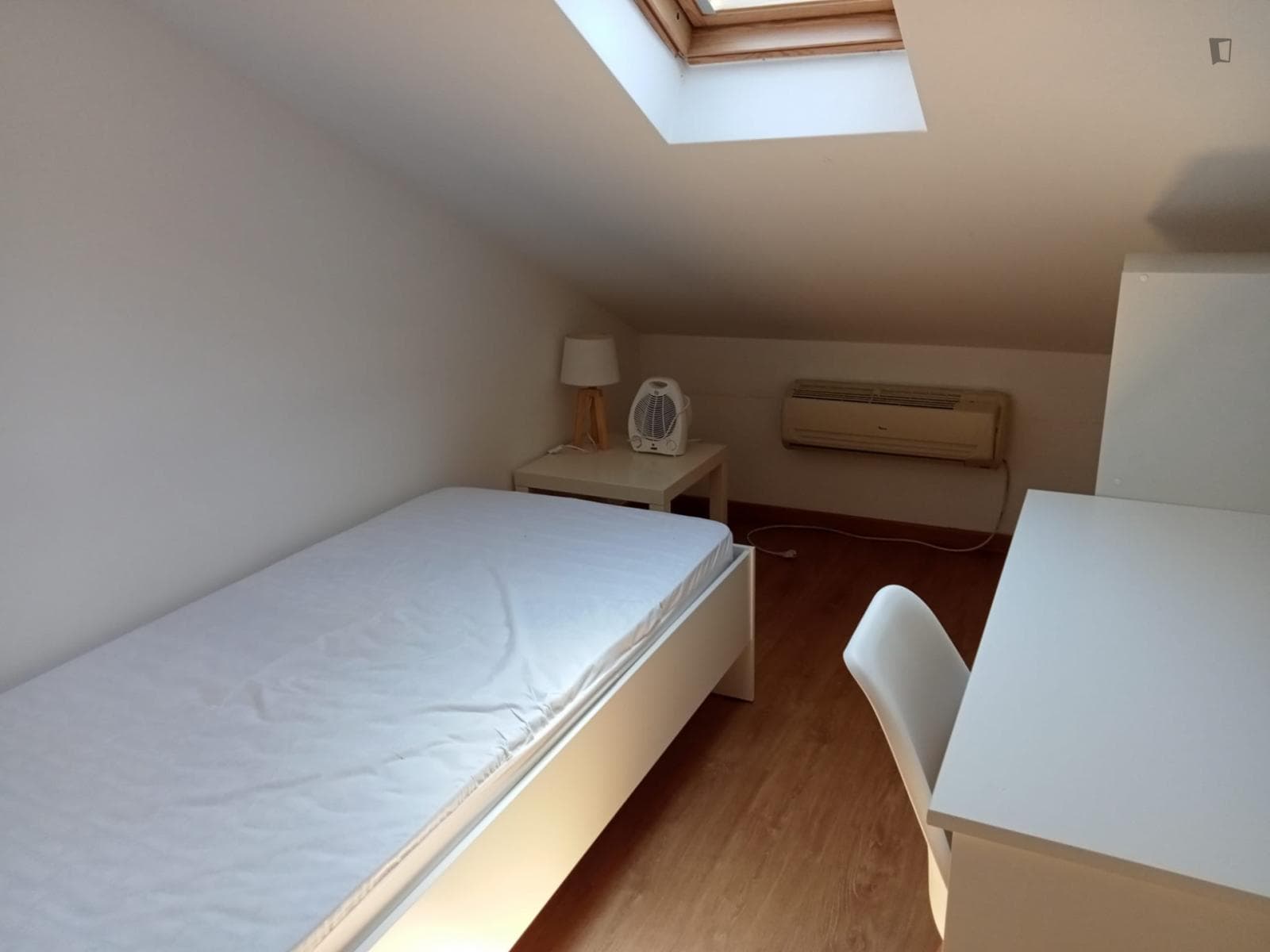 Cool single bedroom very close to Praça da República photo 1