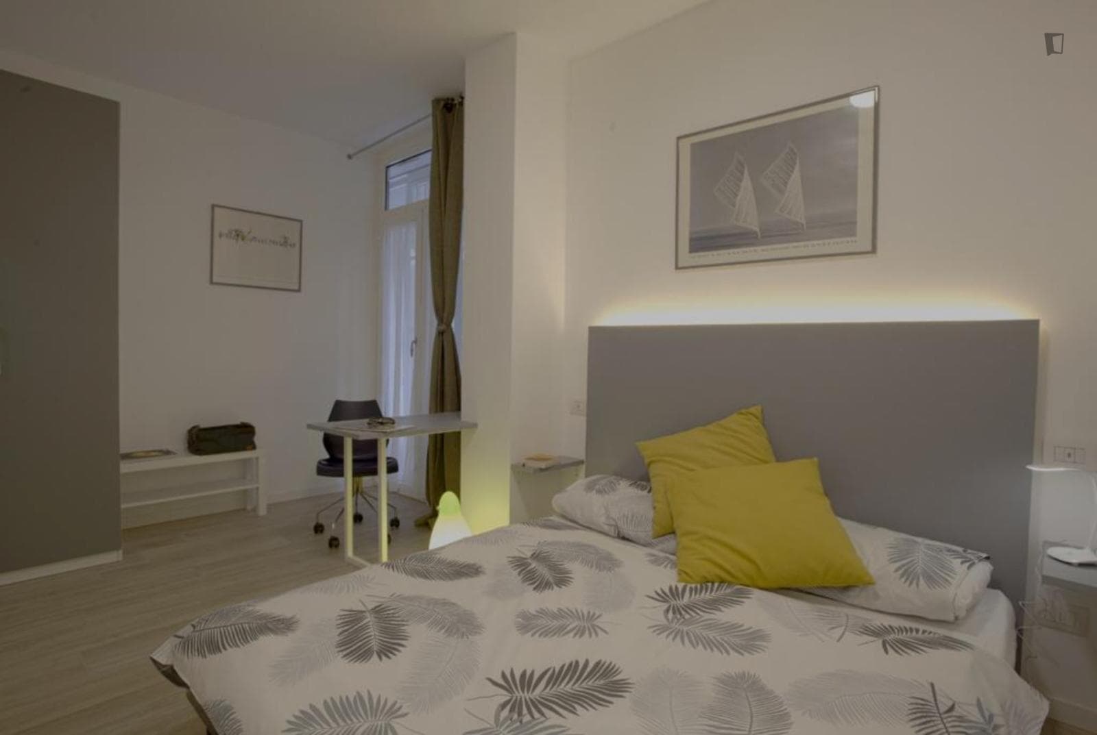 Room in new building with private bathroom photo 1