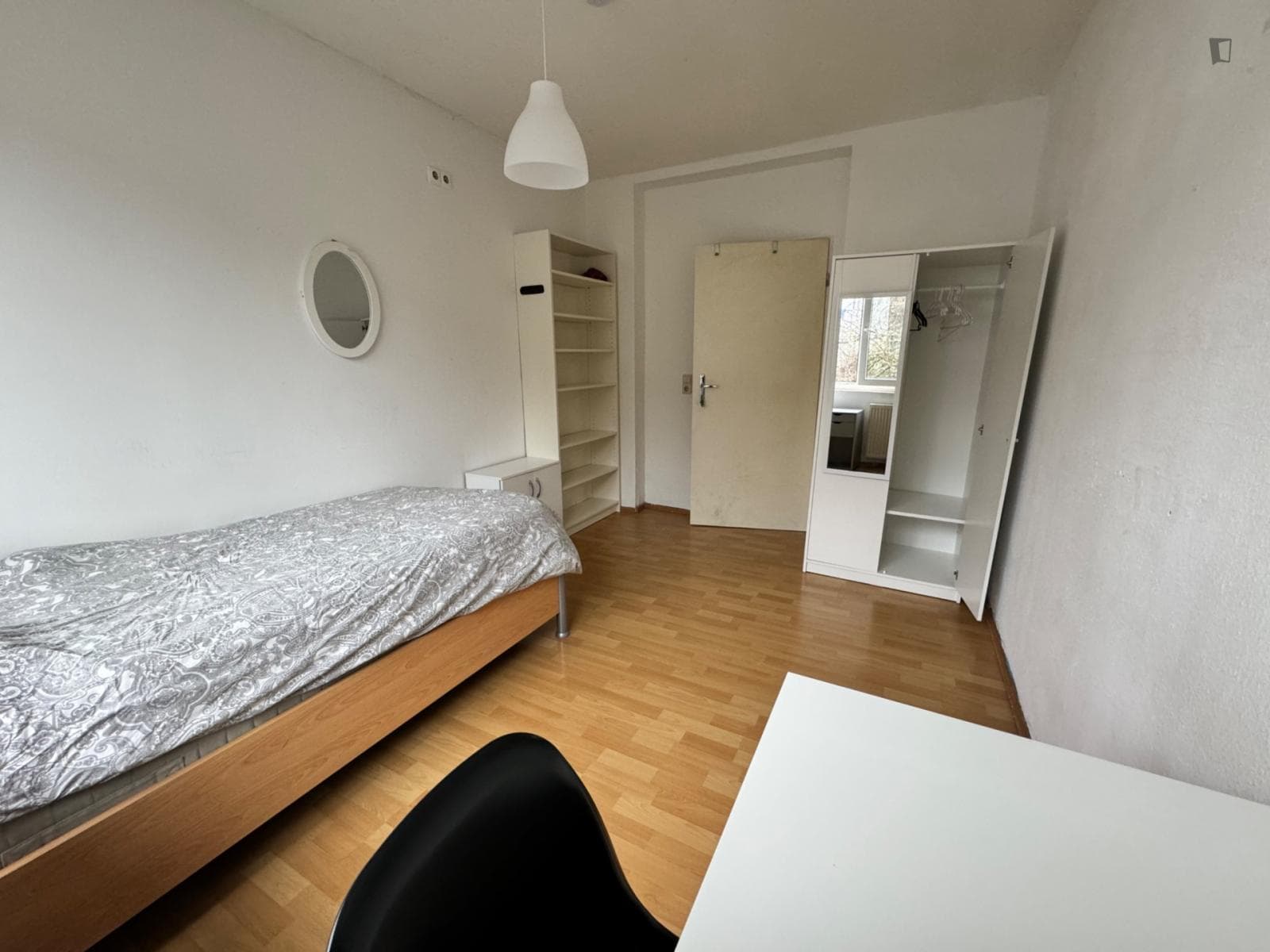 Cody bedroom near university photo 1