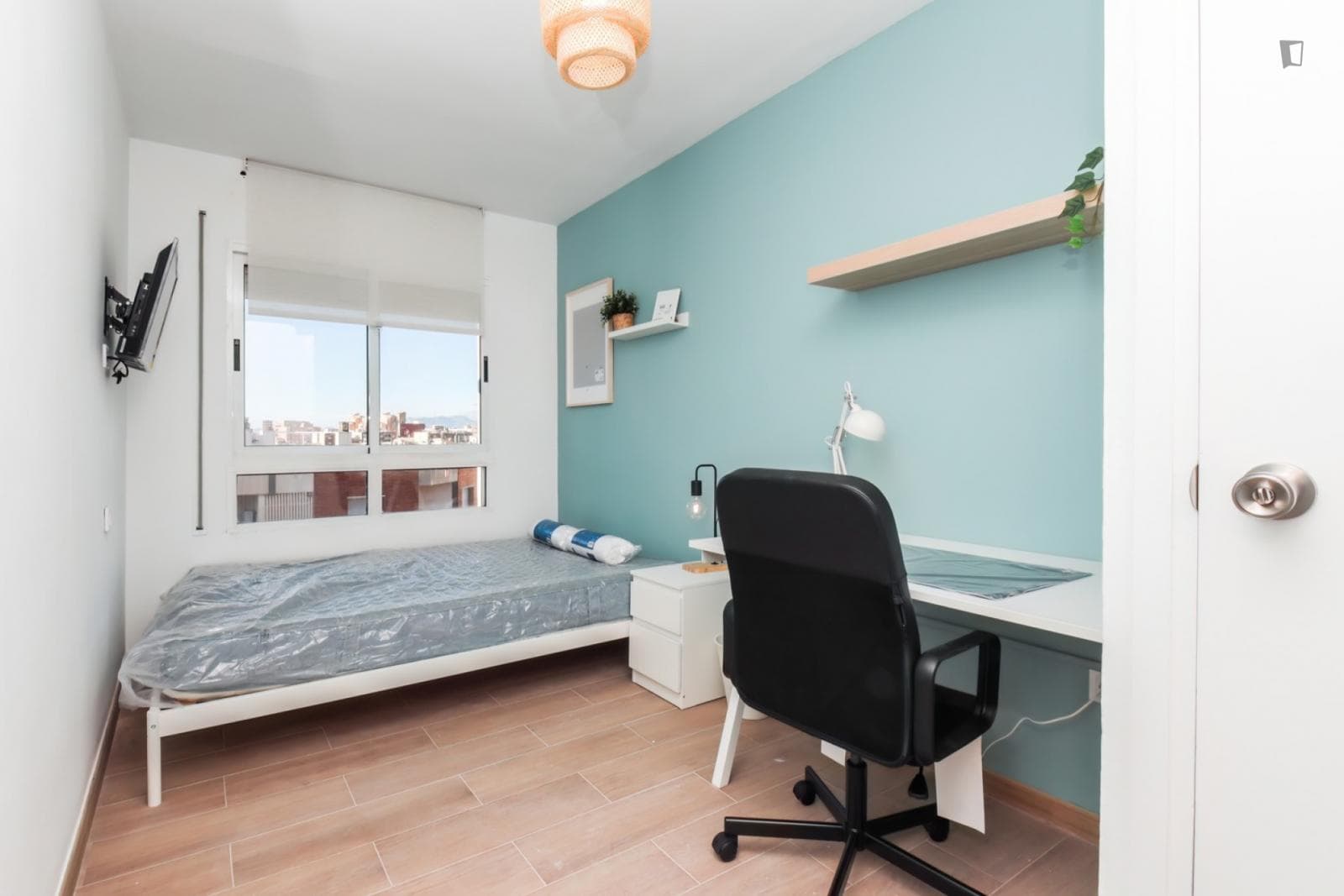 Attractive single bedroom photo 1