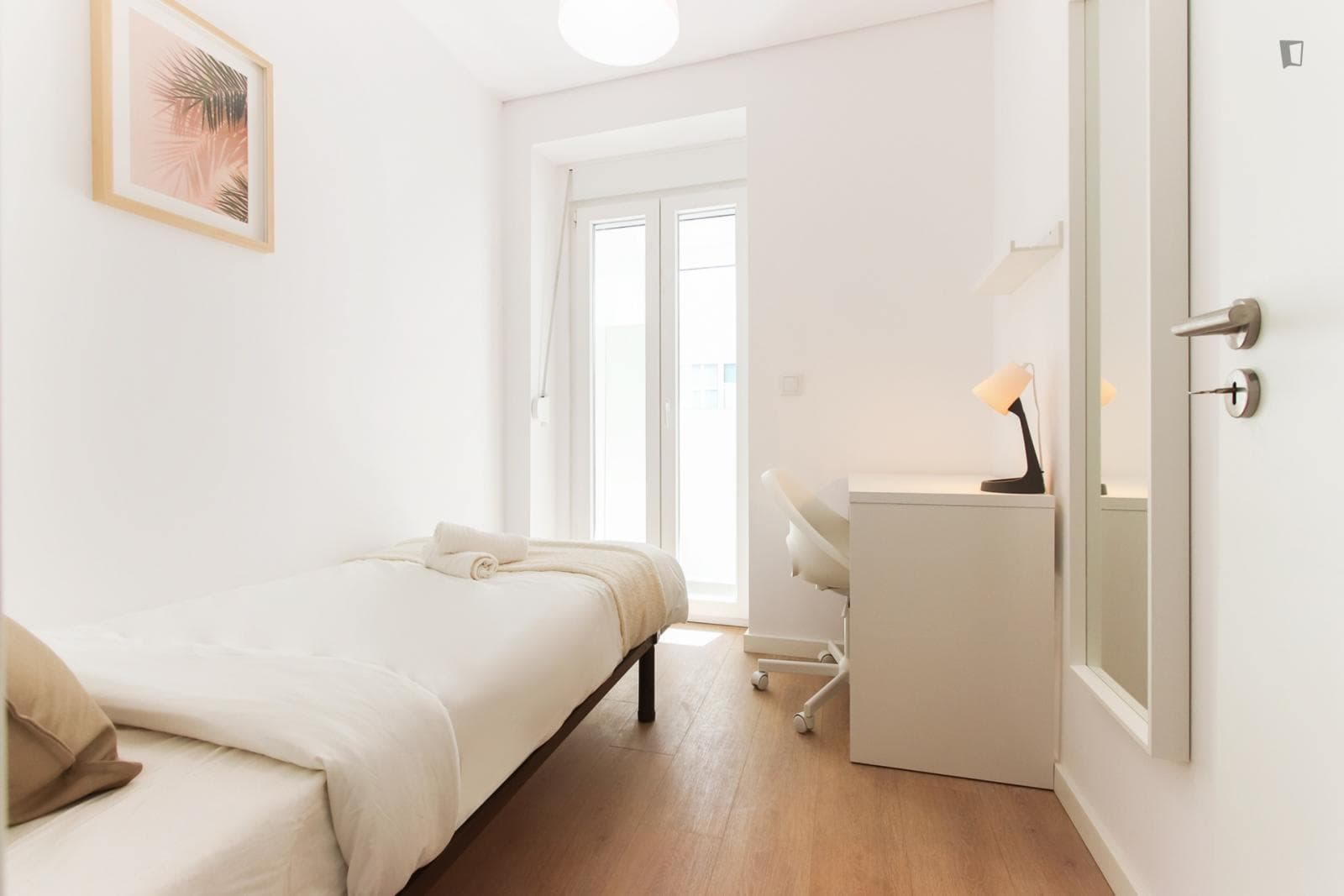 Luminous single bedroom in Areeiro photo 1