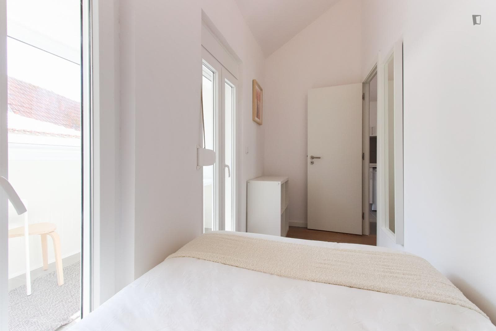 Charming 2-bedroom apartment near the Areeiro metro photo 1