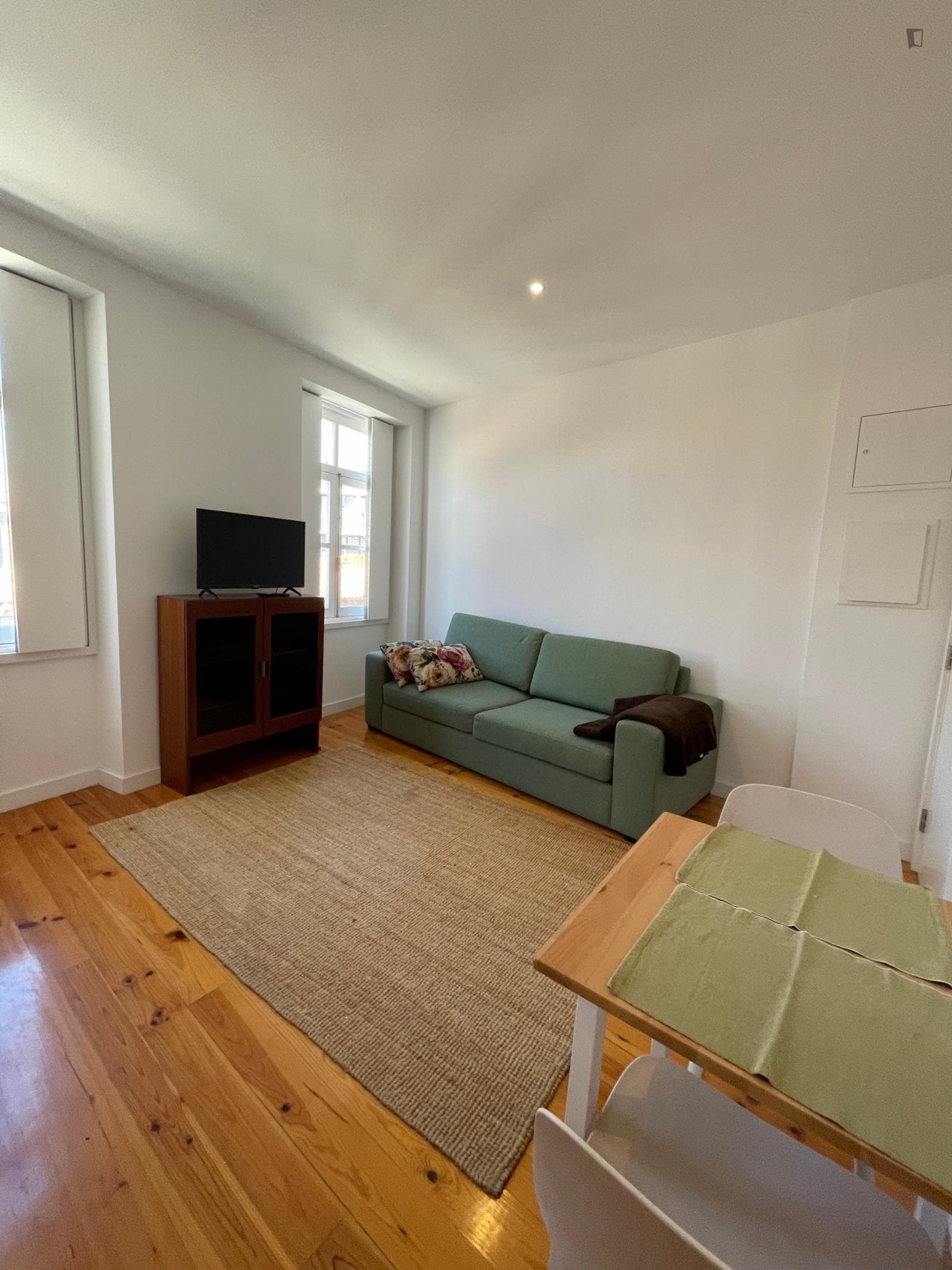 Bright 1-bedroom apartment in Massarelos photo 1