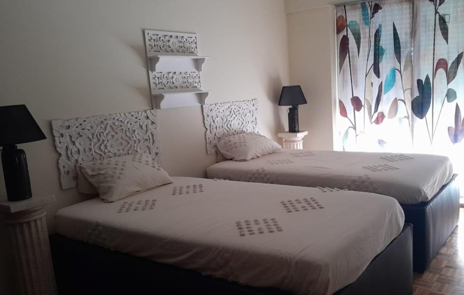 Lovely twin bedroom next to Casa da Música metro station photo 1