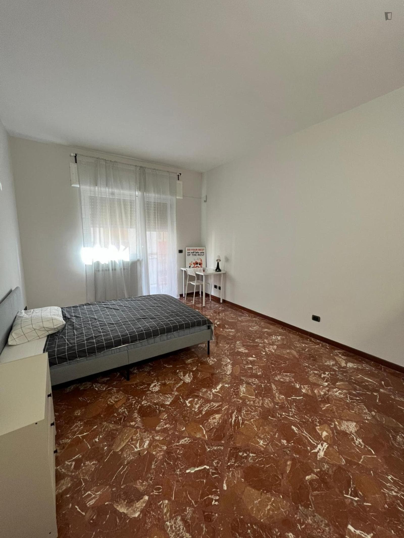 Comfy single ensuite bedroom near the Quintino Sella train station photo 1