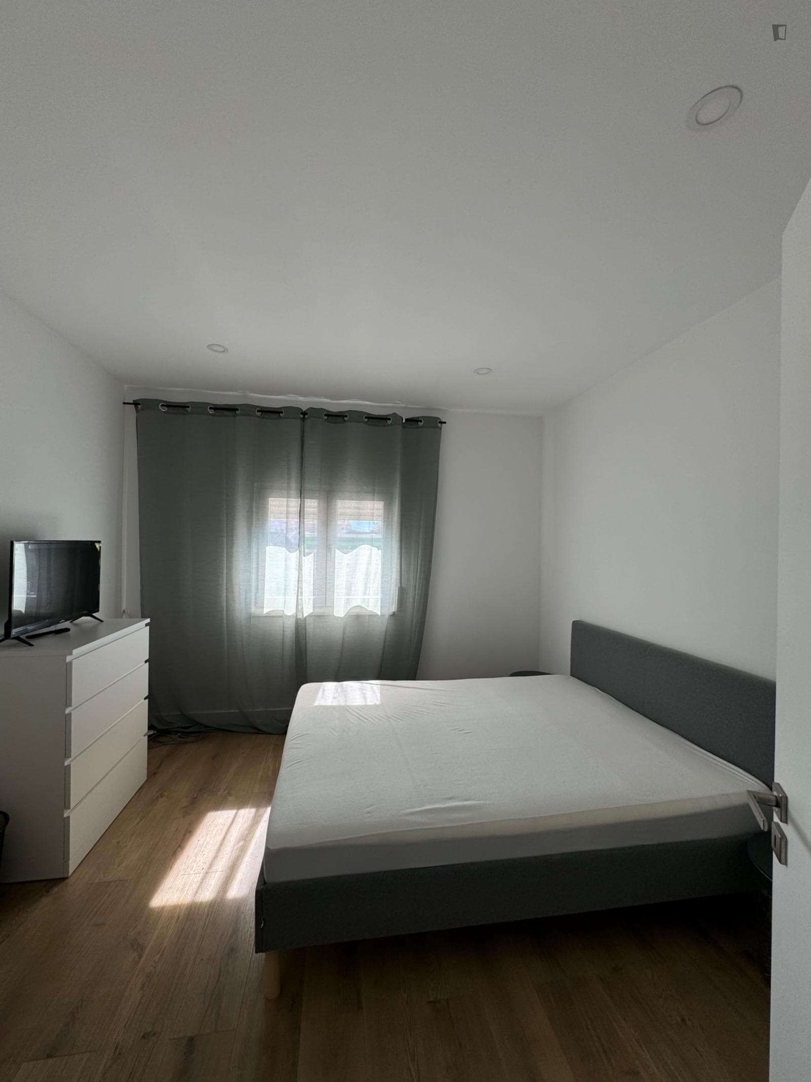 Cool double bedroom in Montijo photo 1