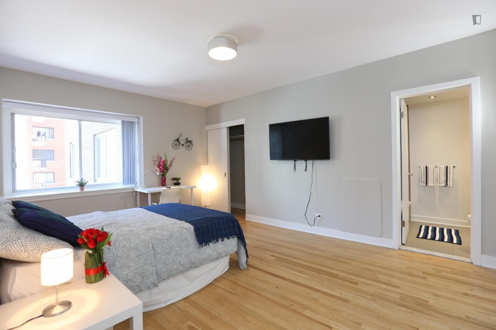 Appealing double ensuite bedroom near Université McGill photo 1