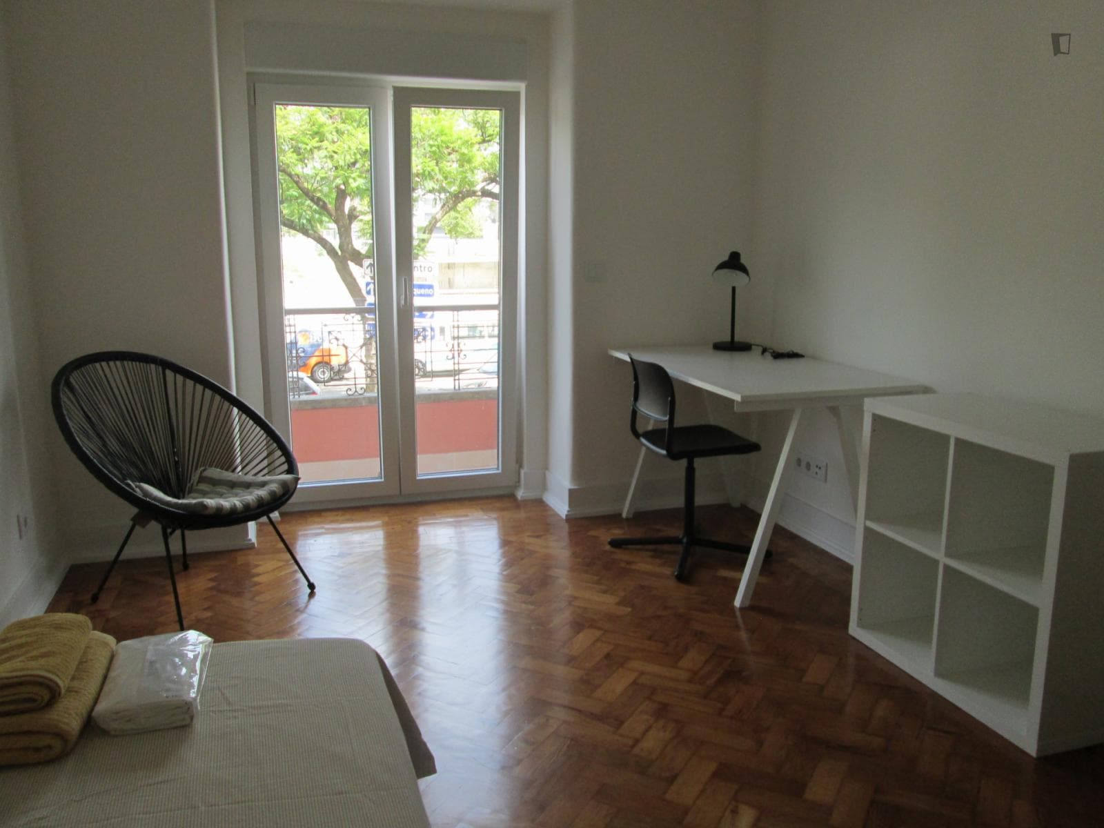 Great single bedroom close to Entrecampos metro photo 1