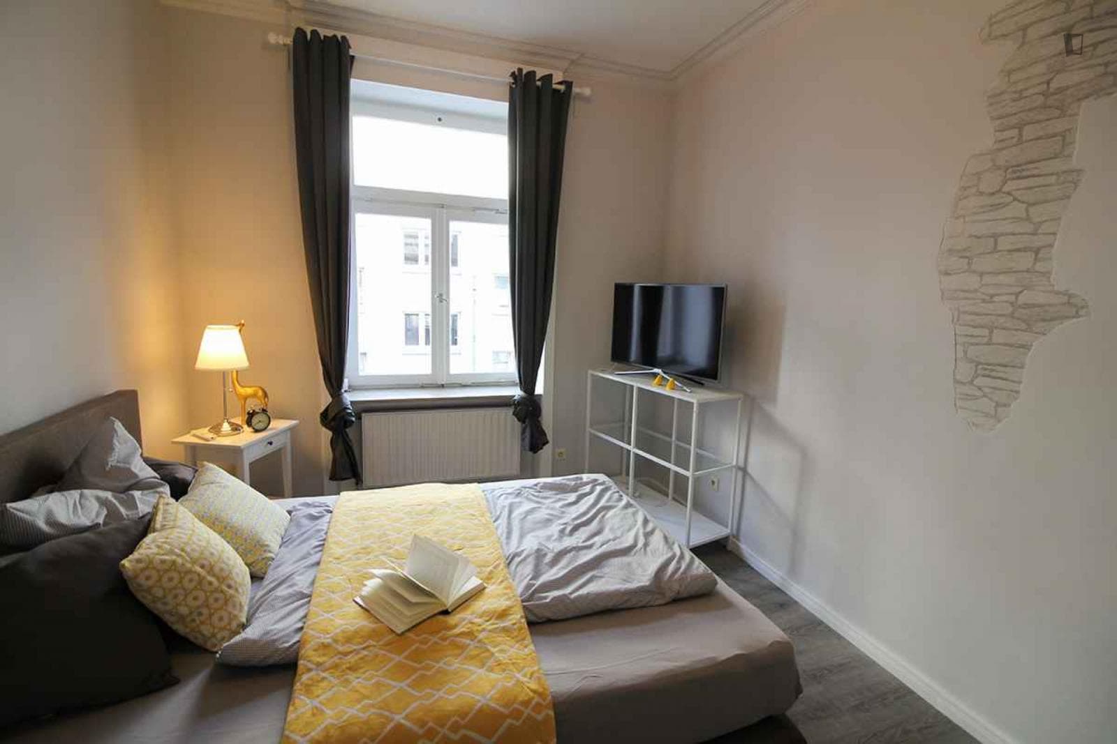 Comfy single bedroom near Frankfurt am Main West station photo 1