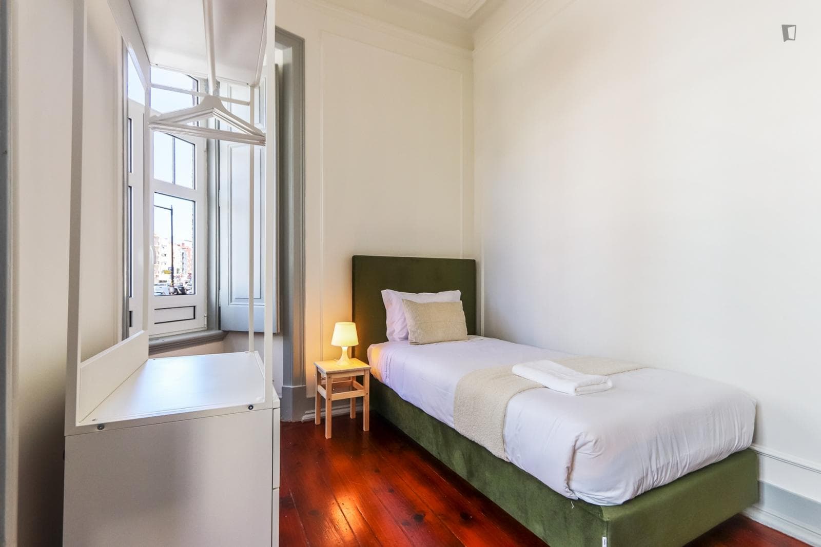 Cute Bedroom in 6-bedroom Apartment photo 1