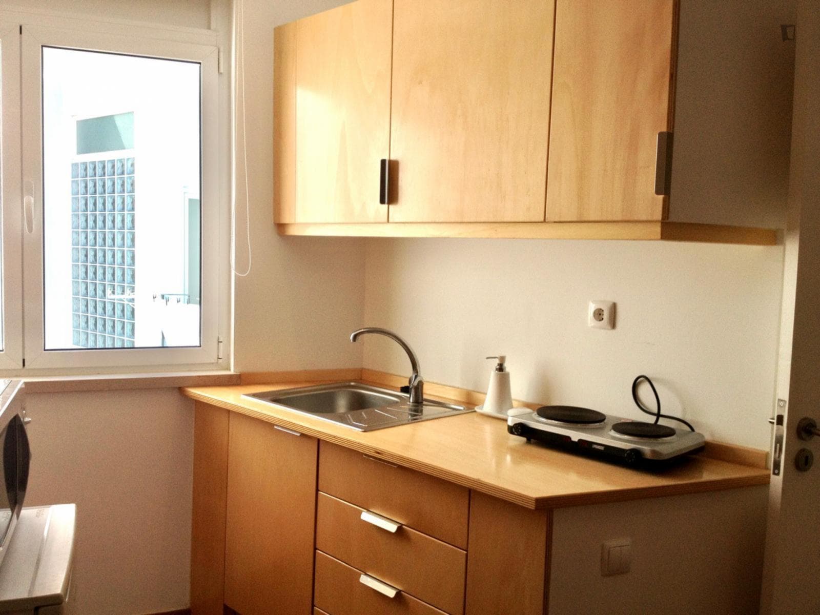 Homely 2-bedroom apartment in trendy Arroios photo 1