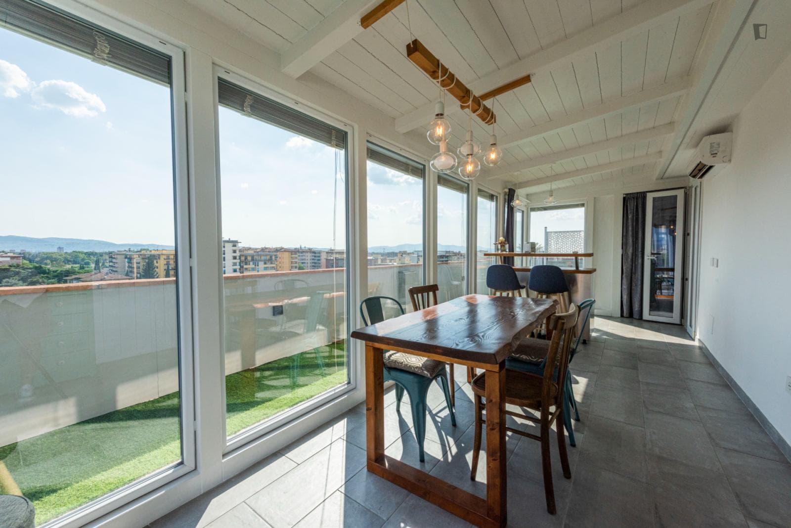 Spacious 1-bedroom flat in Novoli area photo 1