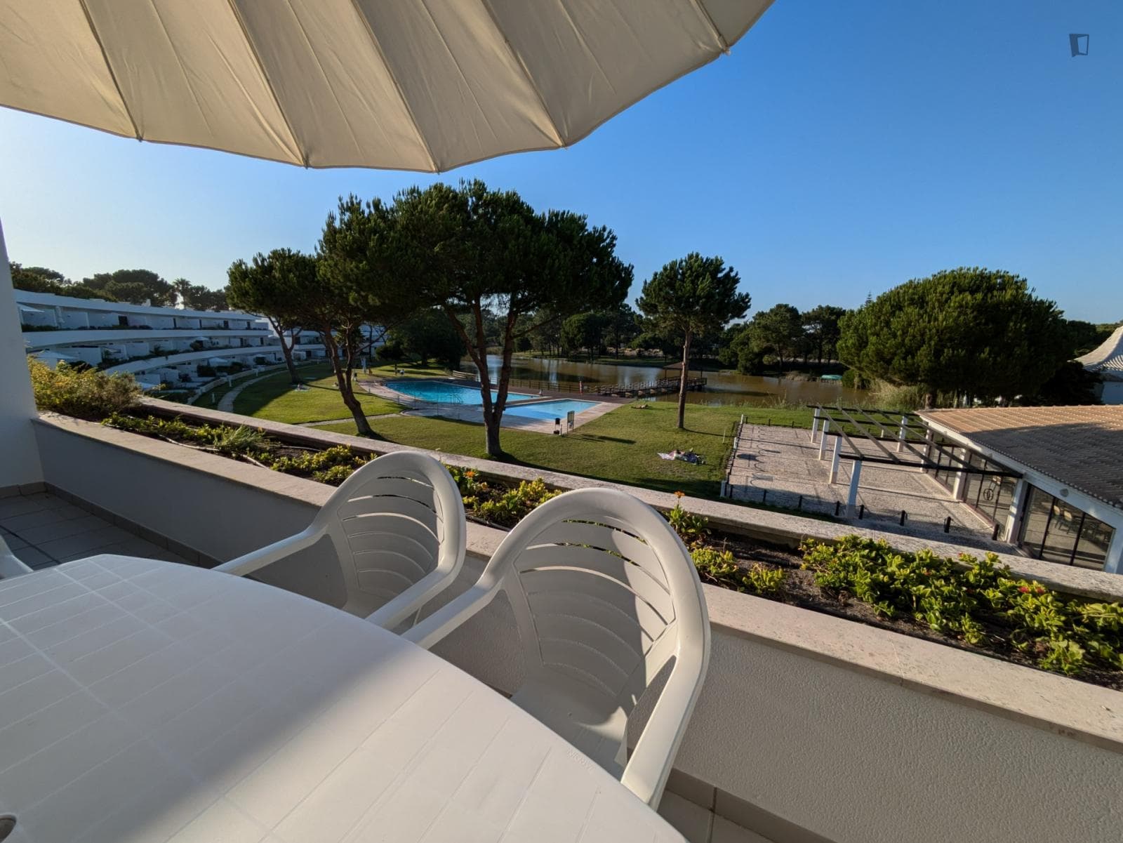 Amazing 2-bedroom flat in a private condominium photo 1