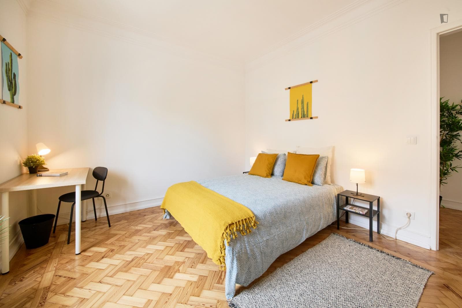 Amazing double bedroom close to Alvalade metro station photo 1
