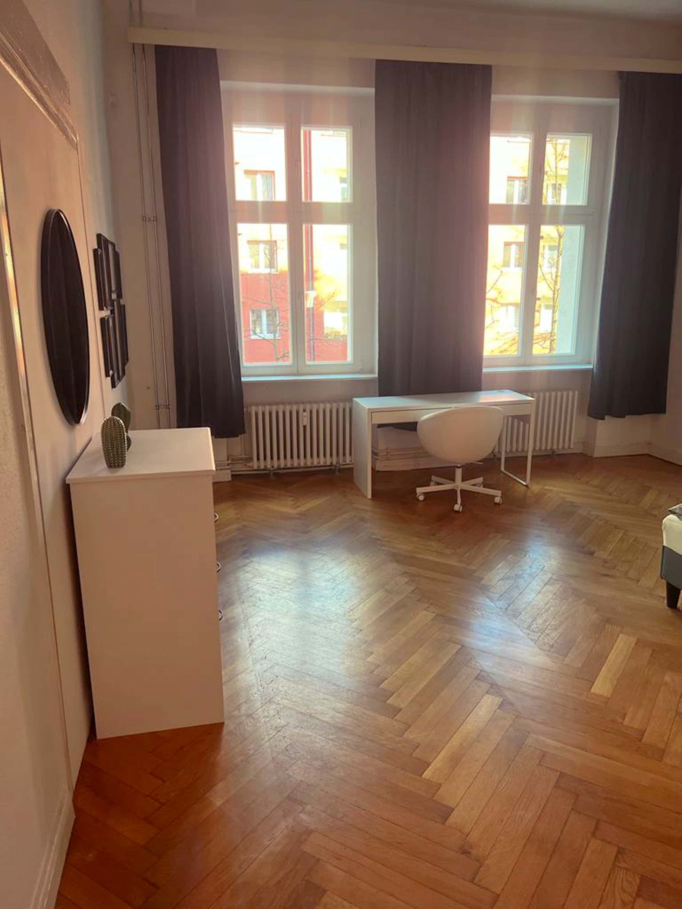 Wohnung mit 3 Schlafzimmern in der Konstanzer Straße photo 1