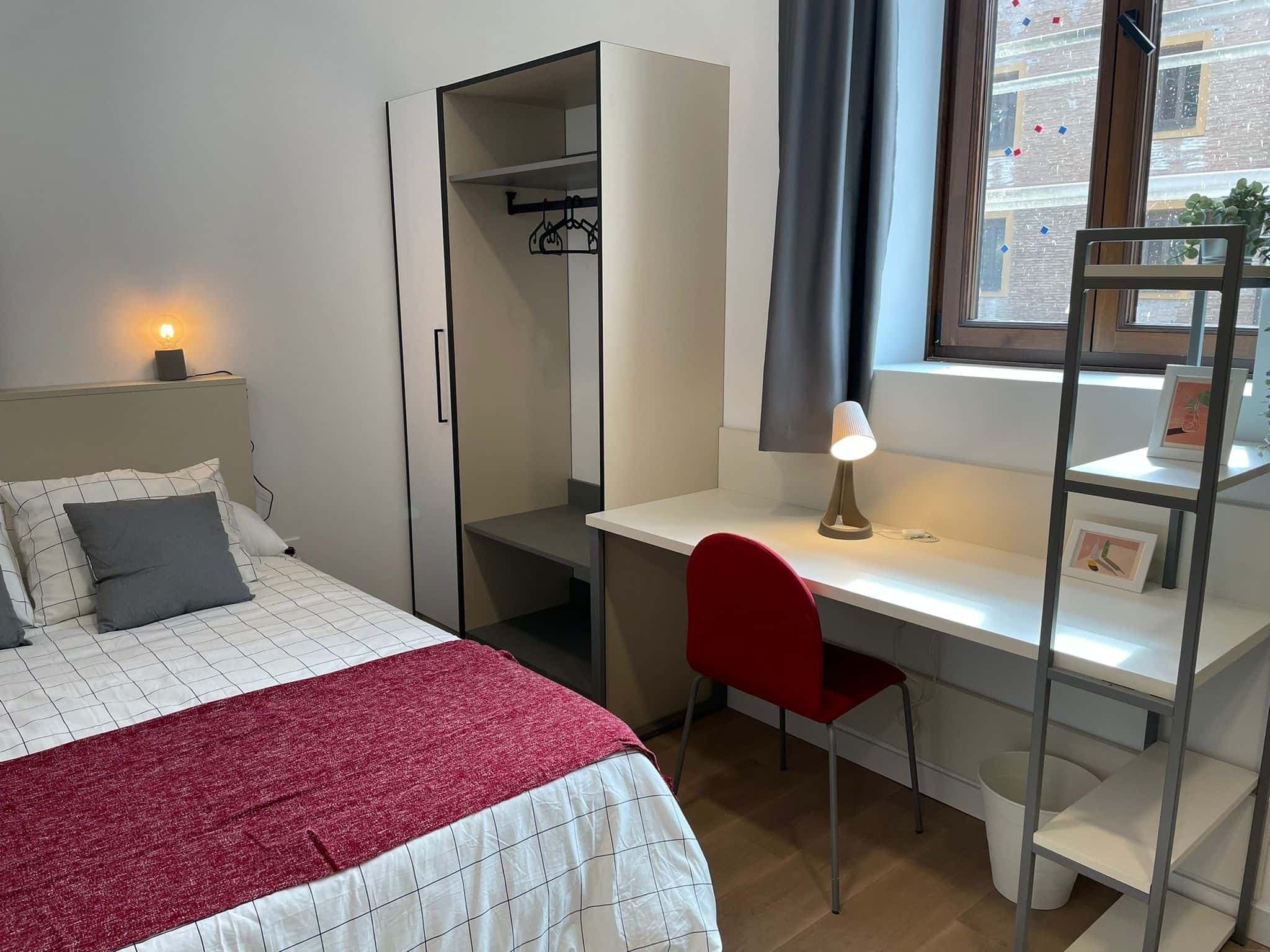 HABITACION INDIVIDUAL PREMIUM CON BAÑO PRIVADO ( ONLY STUDENTS) photo 1