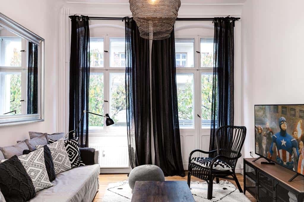 Charming Refurbished 2-Room Apartment with Balcony near Mauerpark, Prenzlauer Berg photo 1