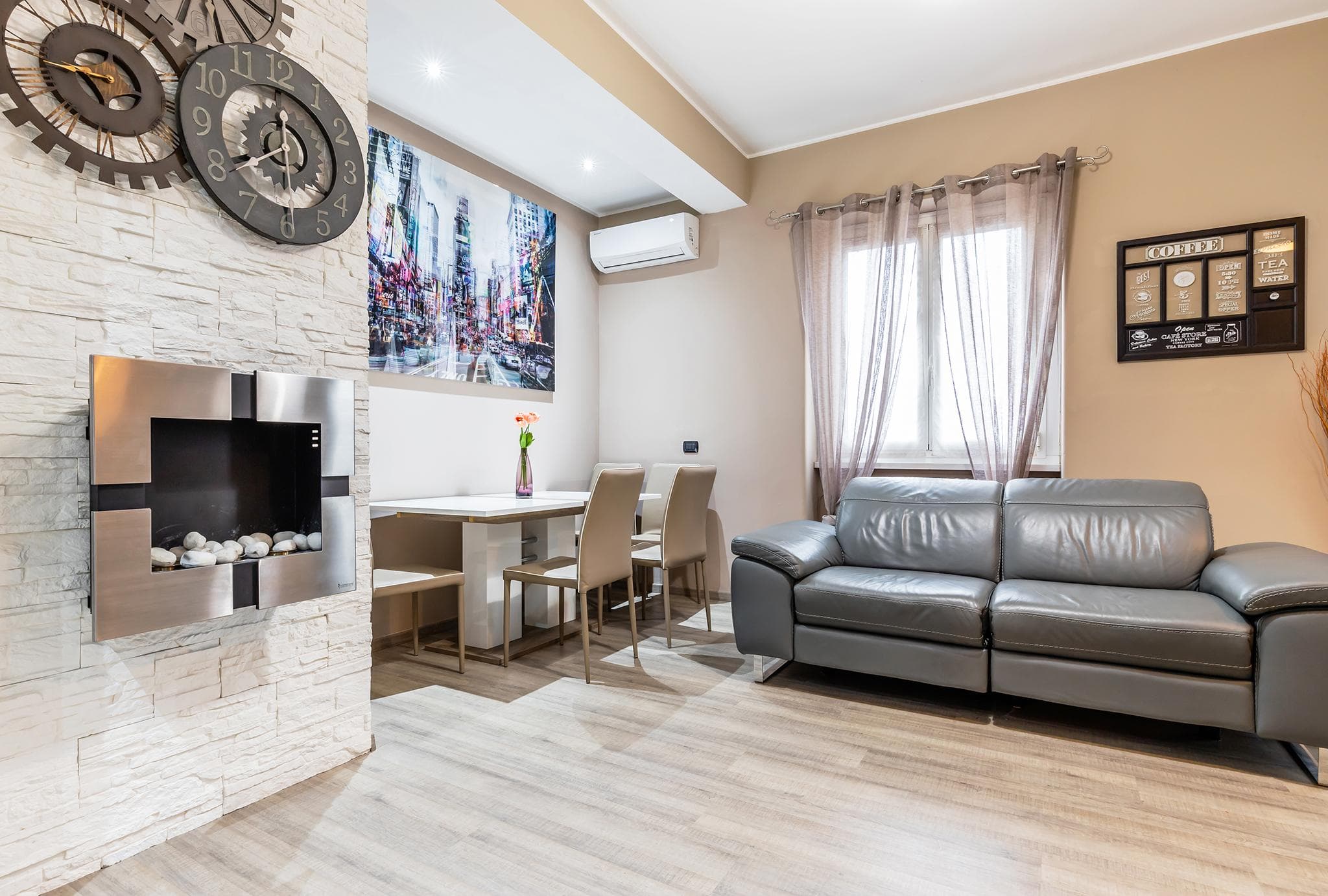 ISOLA 2 BEDROOMS APARTMENT photo 1