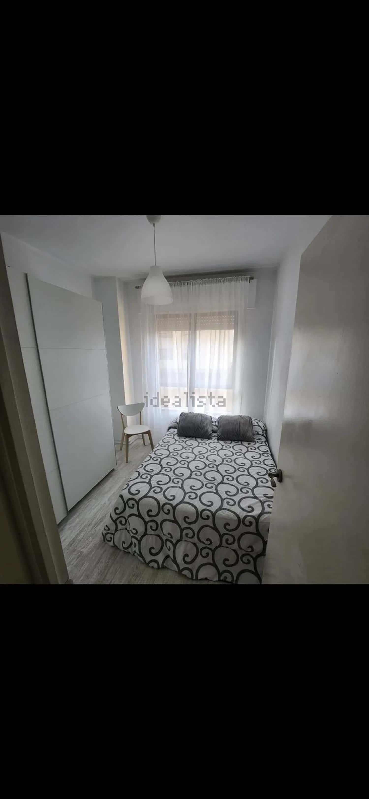 Apartamento en Calle Armengual de la Mota photo 1