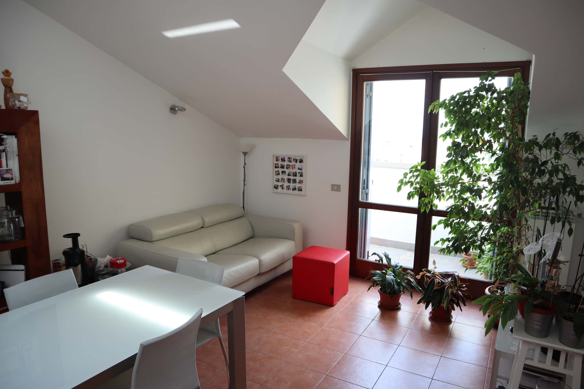 Viale Marche 99 photo 1