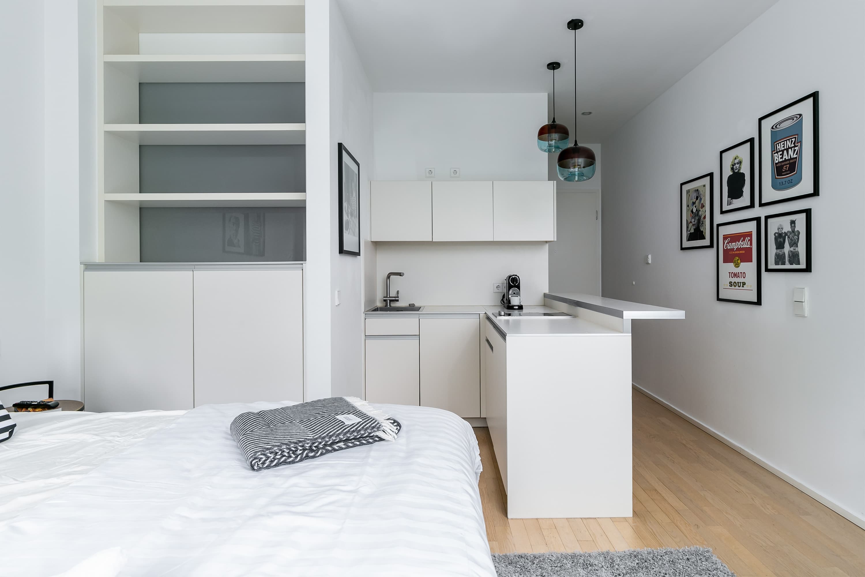 Berlin Kreuzberg am Mariannenplatz – hochwertig möblierte Design Wohnung mit Vollausstattung! photo 1